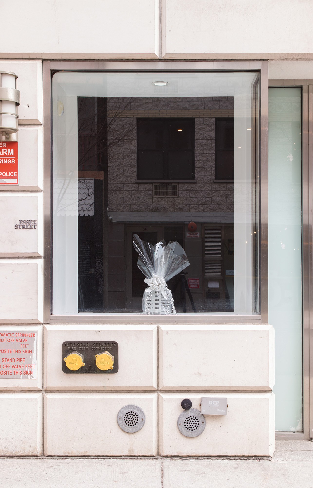 Ghislaine Leung, Power Relations at Maxwell Graham, photo 19