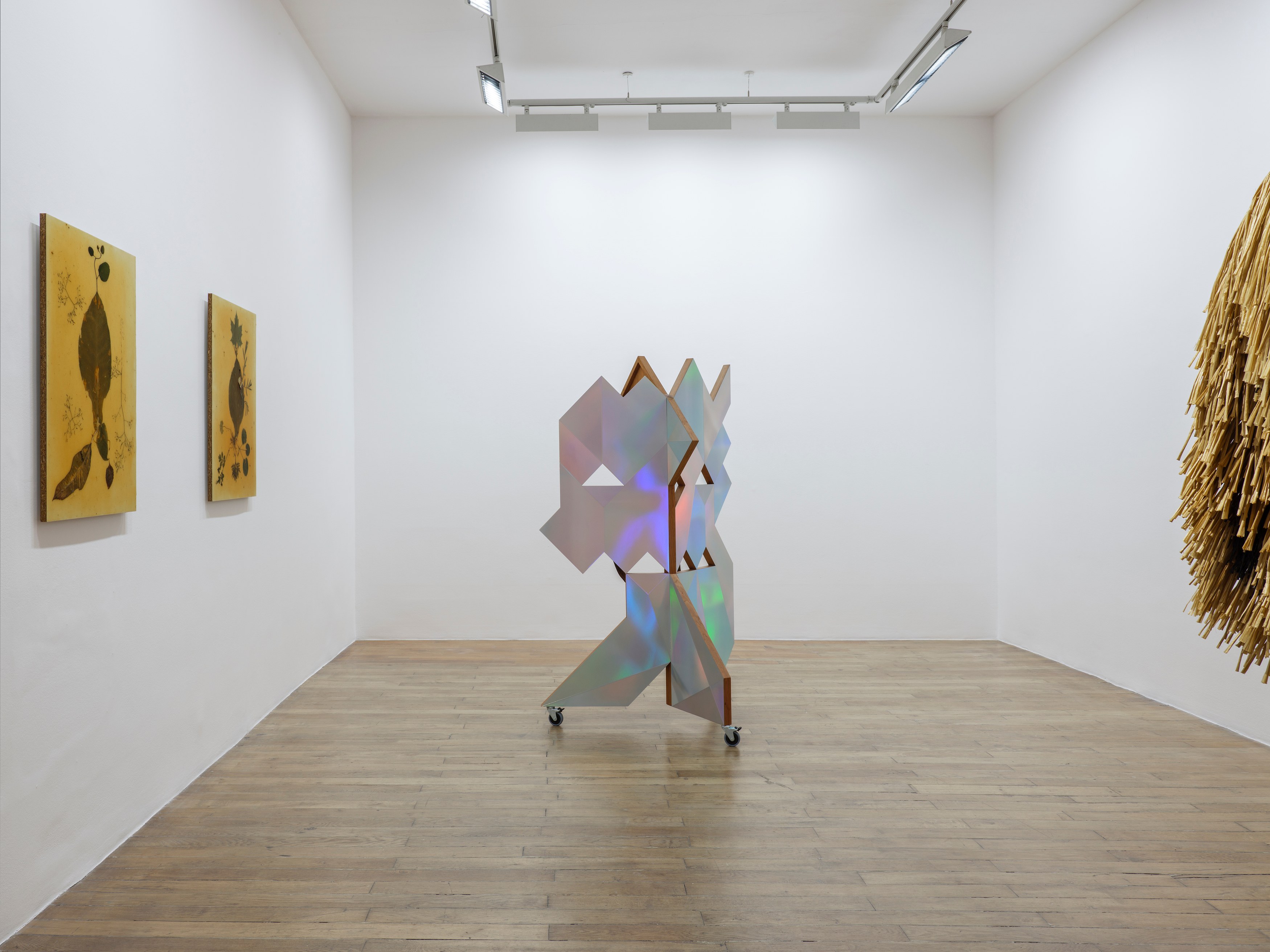Haegue Yang, Quasi-ESP at Galerie Chantal Crousel, photo 4