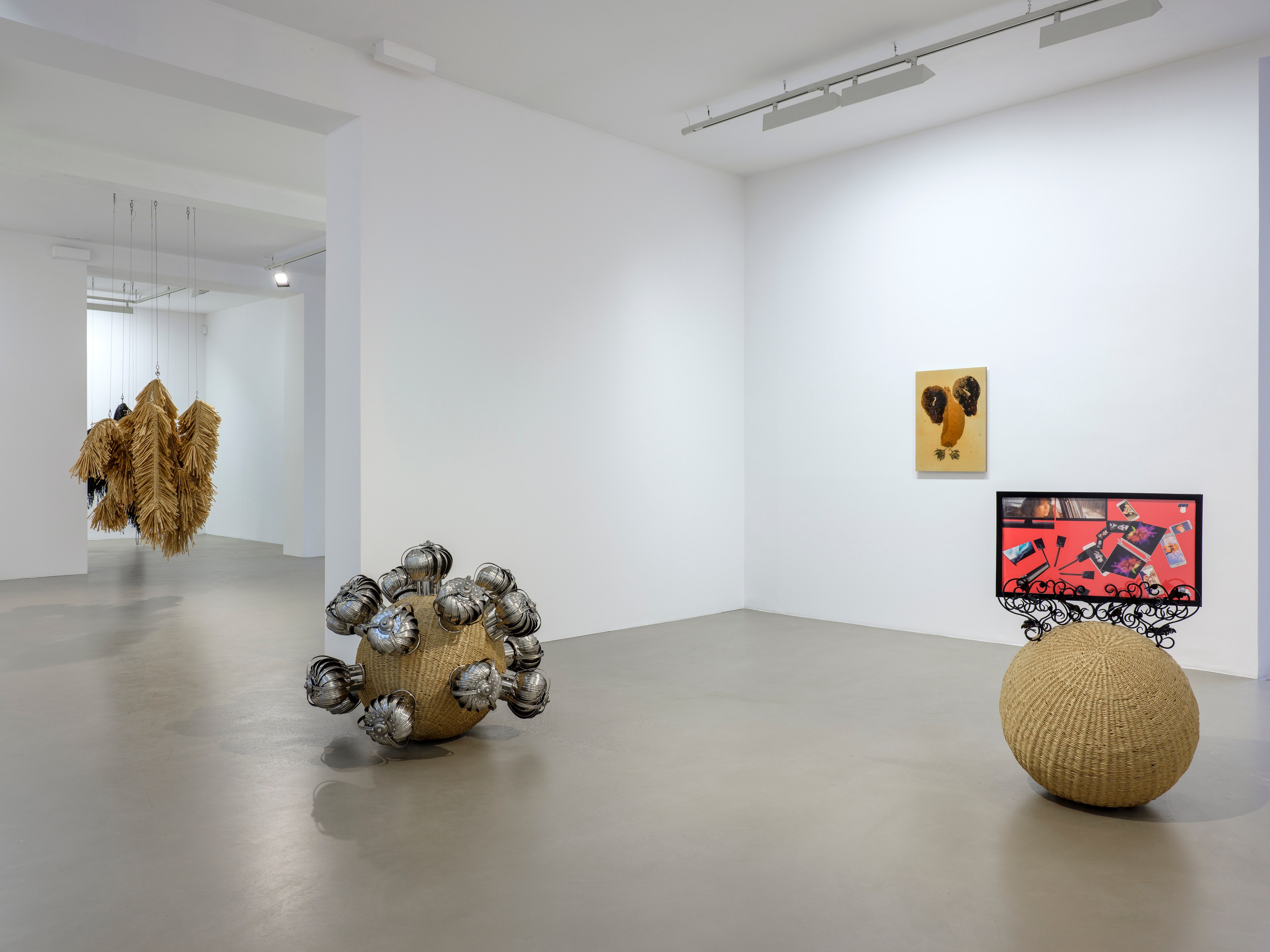 Haegue Yang, Quasi-ESP at Galerie Chantal Crousel, photo 5