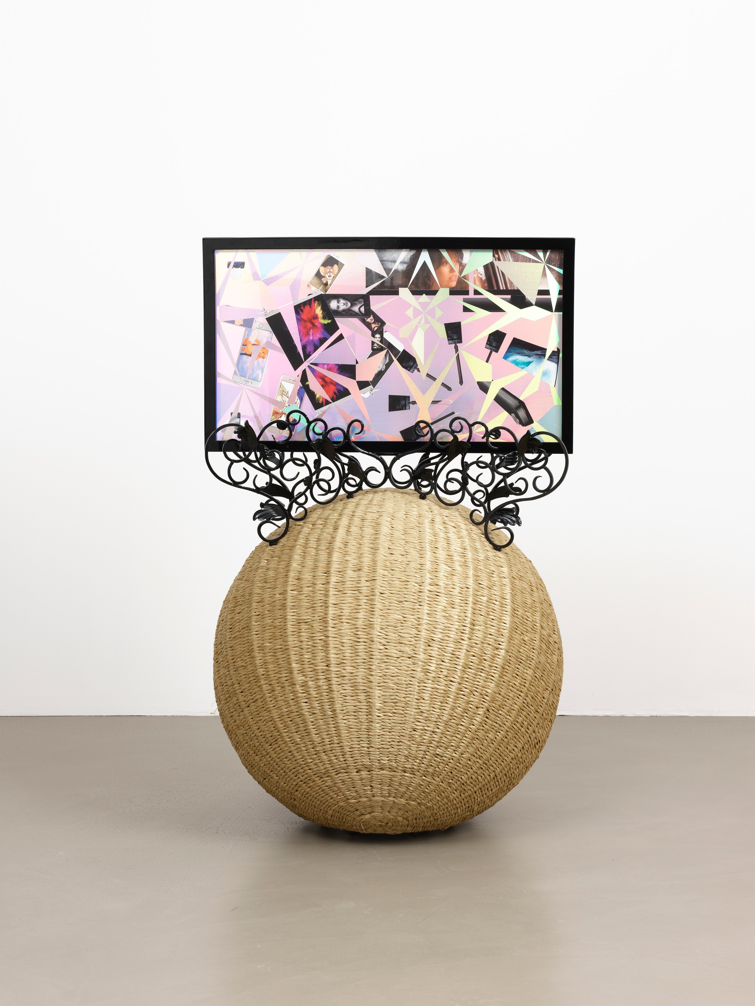 Haegue Yang, Quasi-ESP at Galerie Chantal Crousel, photo 26