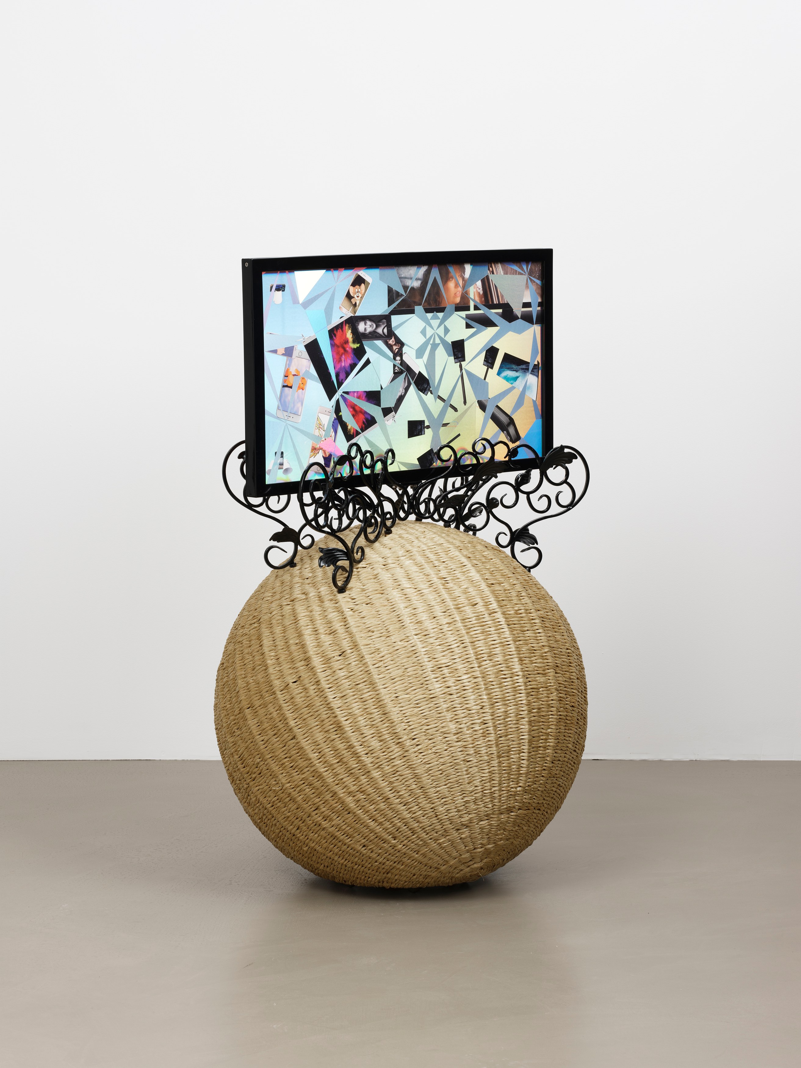 Haegue Yang, Quasi-ESP at Galerie Chantal Crousel, photo 27