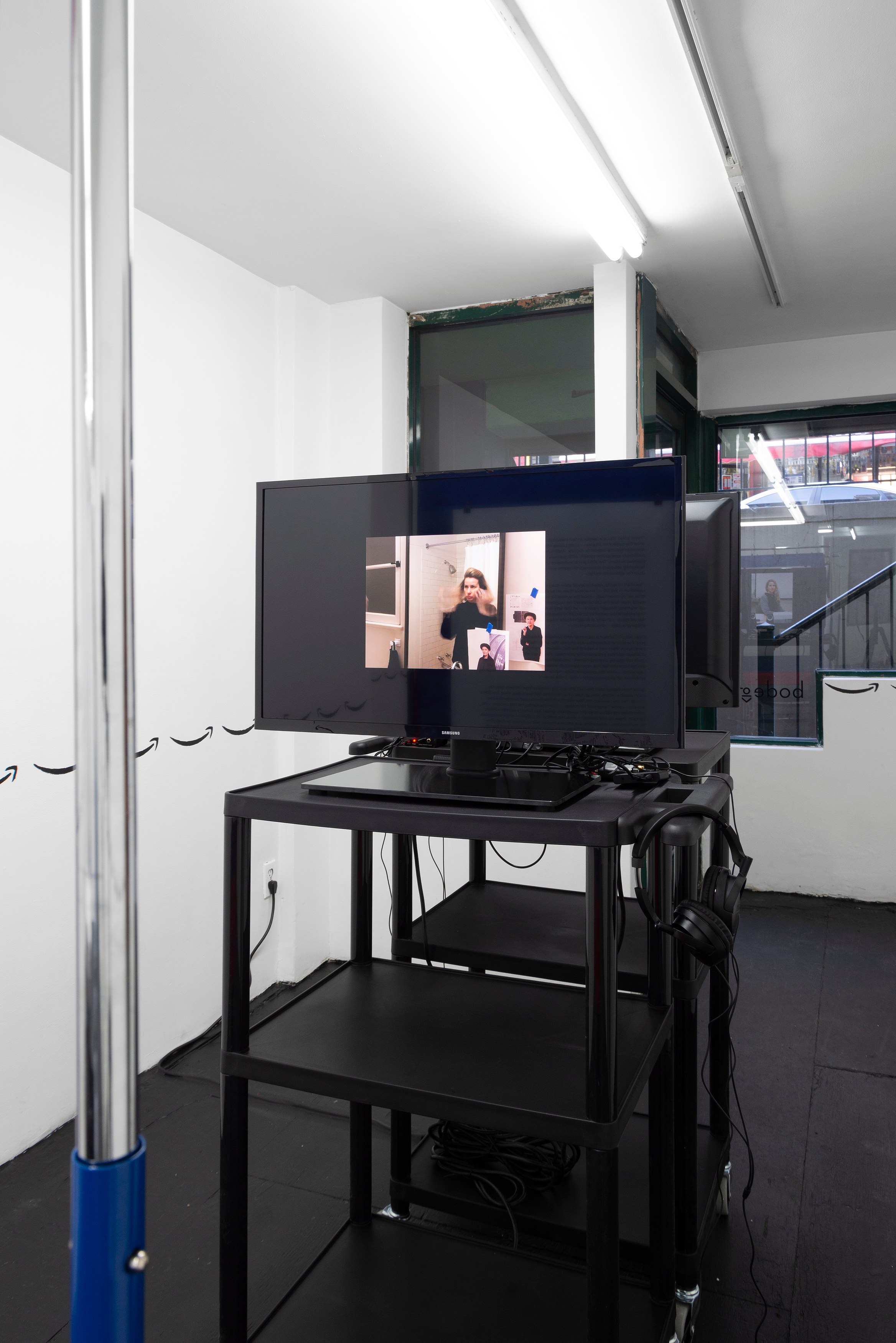 D'Ette Nogle, Bleeding Canvas at Derosia, photo 5