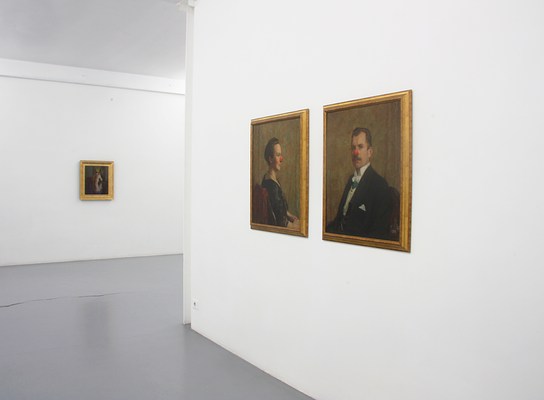 Image 3 of 40