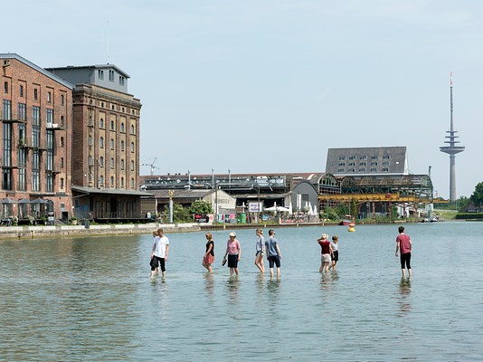 Image 3 of 3