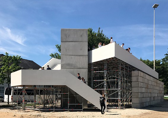 Image 4 of 23