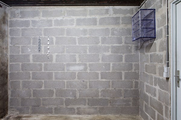 Image 4 of 8