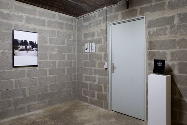 Image 4 of 28
