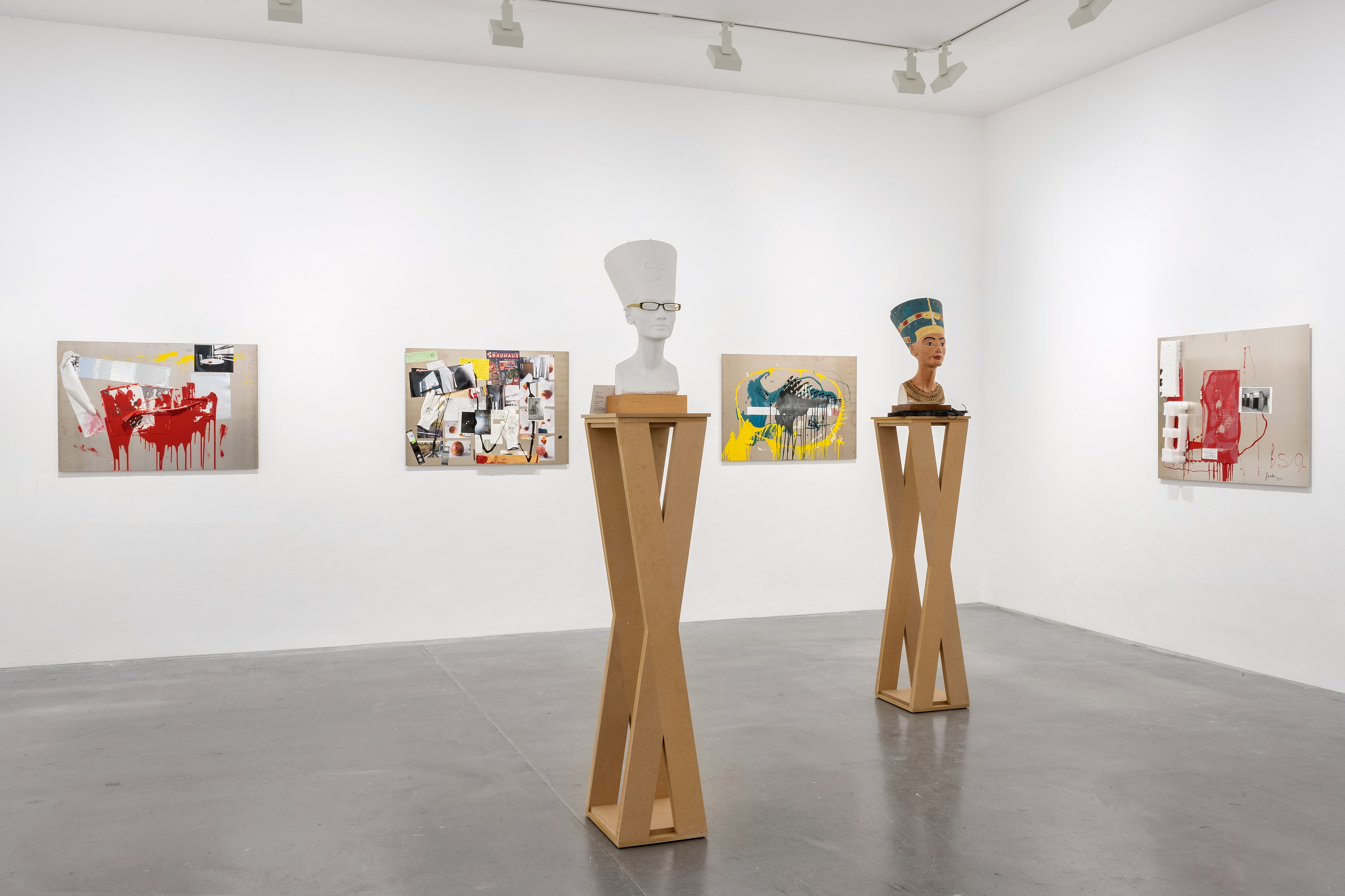 Isa Genzken, Paris New York 2020 at Josh Smith Studio, Brooklyn, photo 21