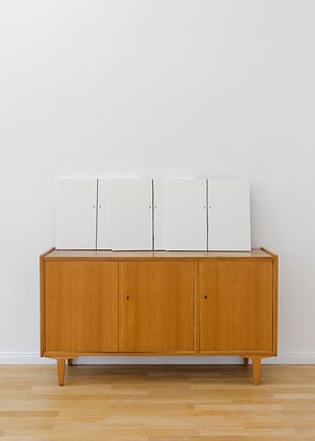 Image 2 of 28