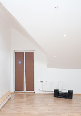 Image 4 of 10
