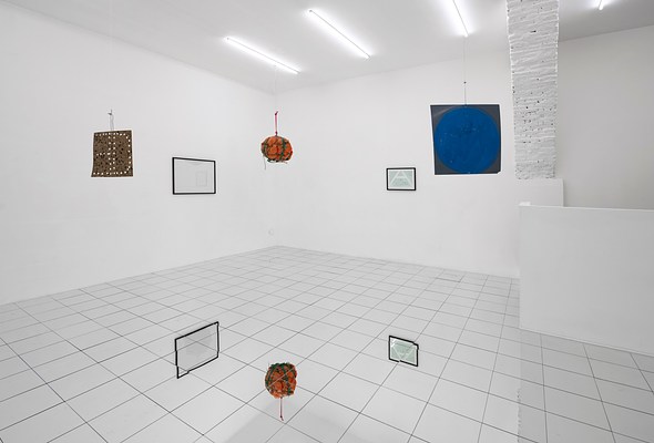 Image 2 of 19