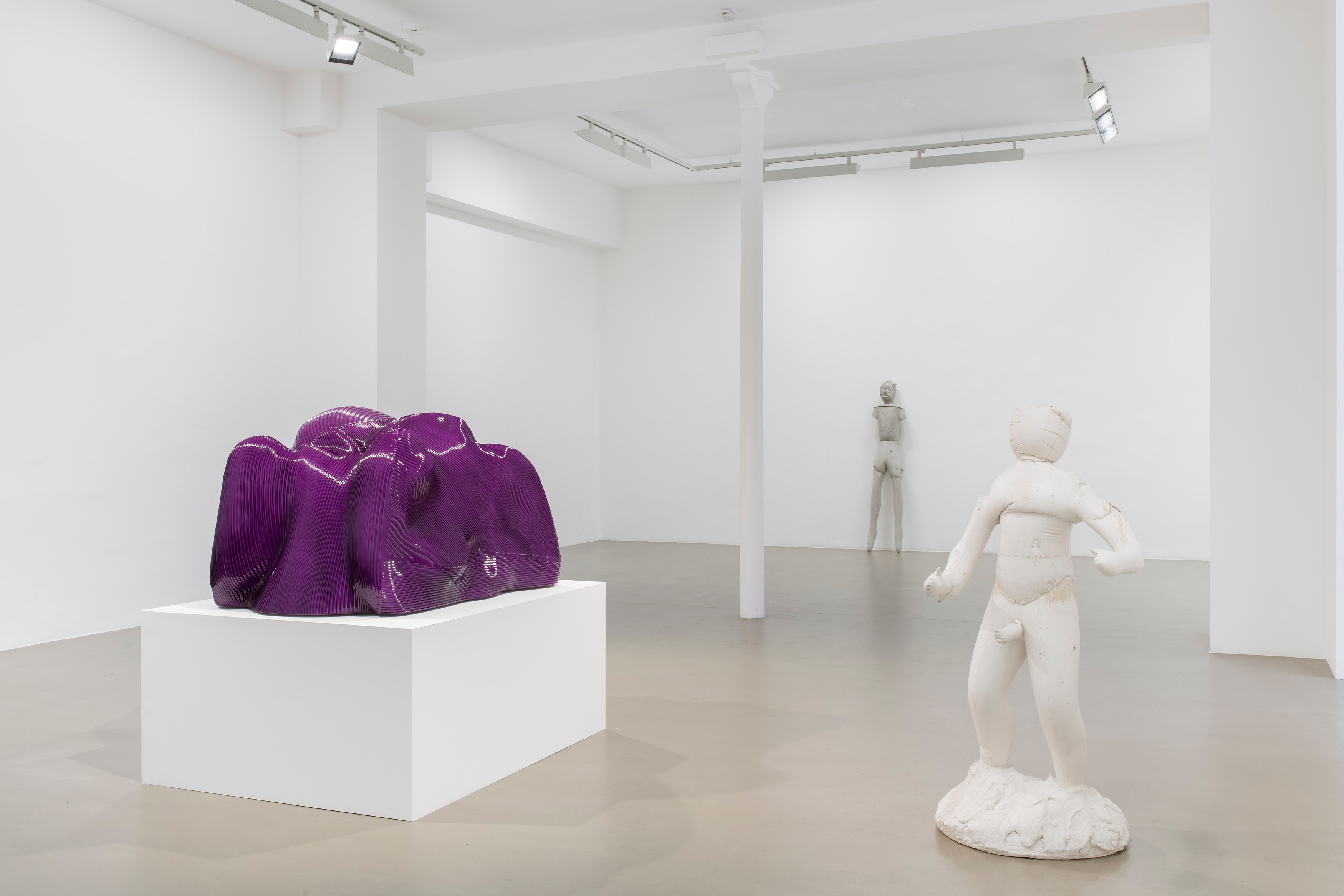 Jean-Luc Moulène, Implicites & Objets at Galerie Chantal Crousel, photo 3
