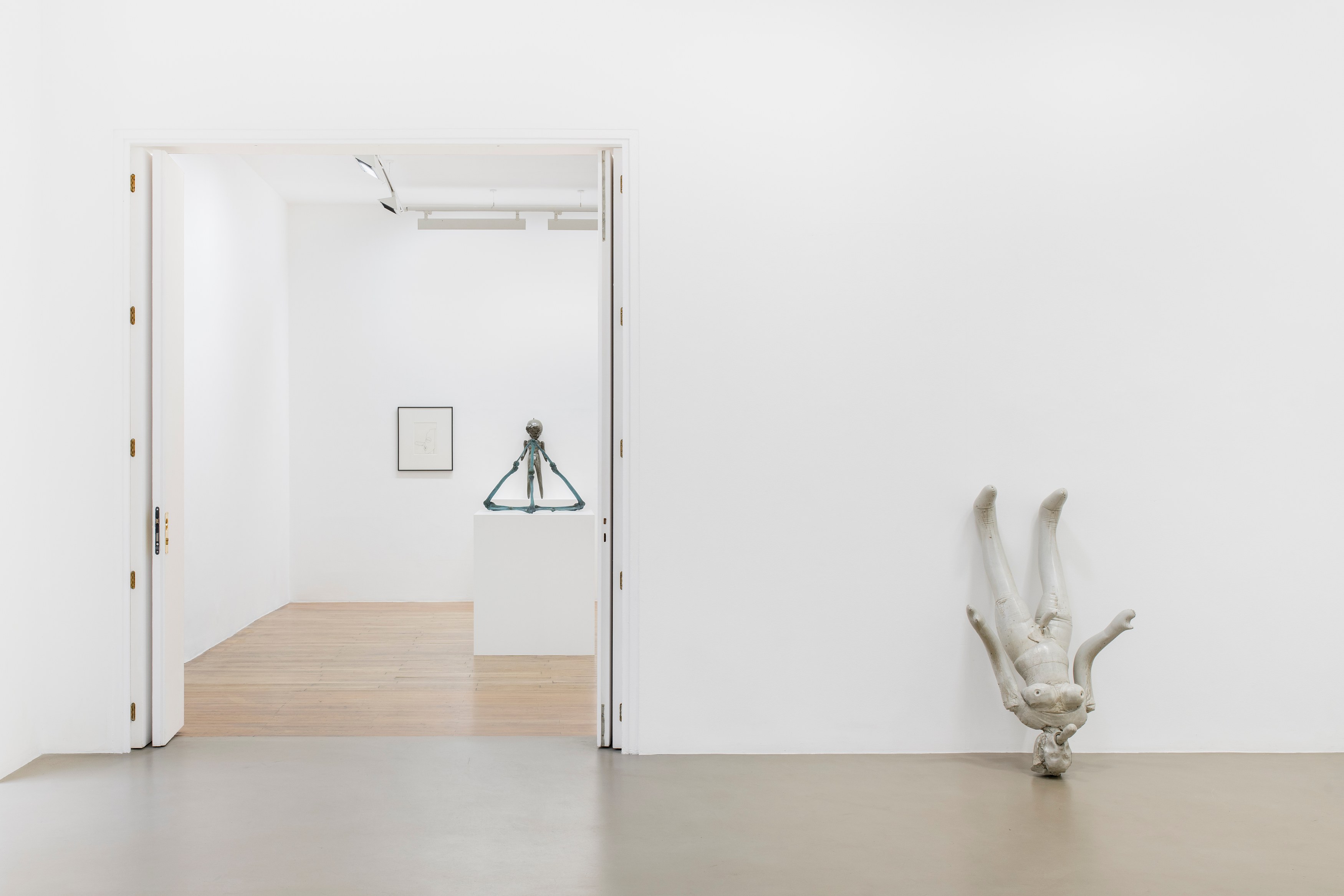 Jean-Luc Moulène, Implicites & Objets at Galerie Chantal Crousel, photo 6