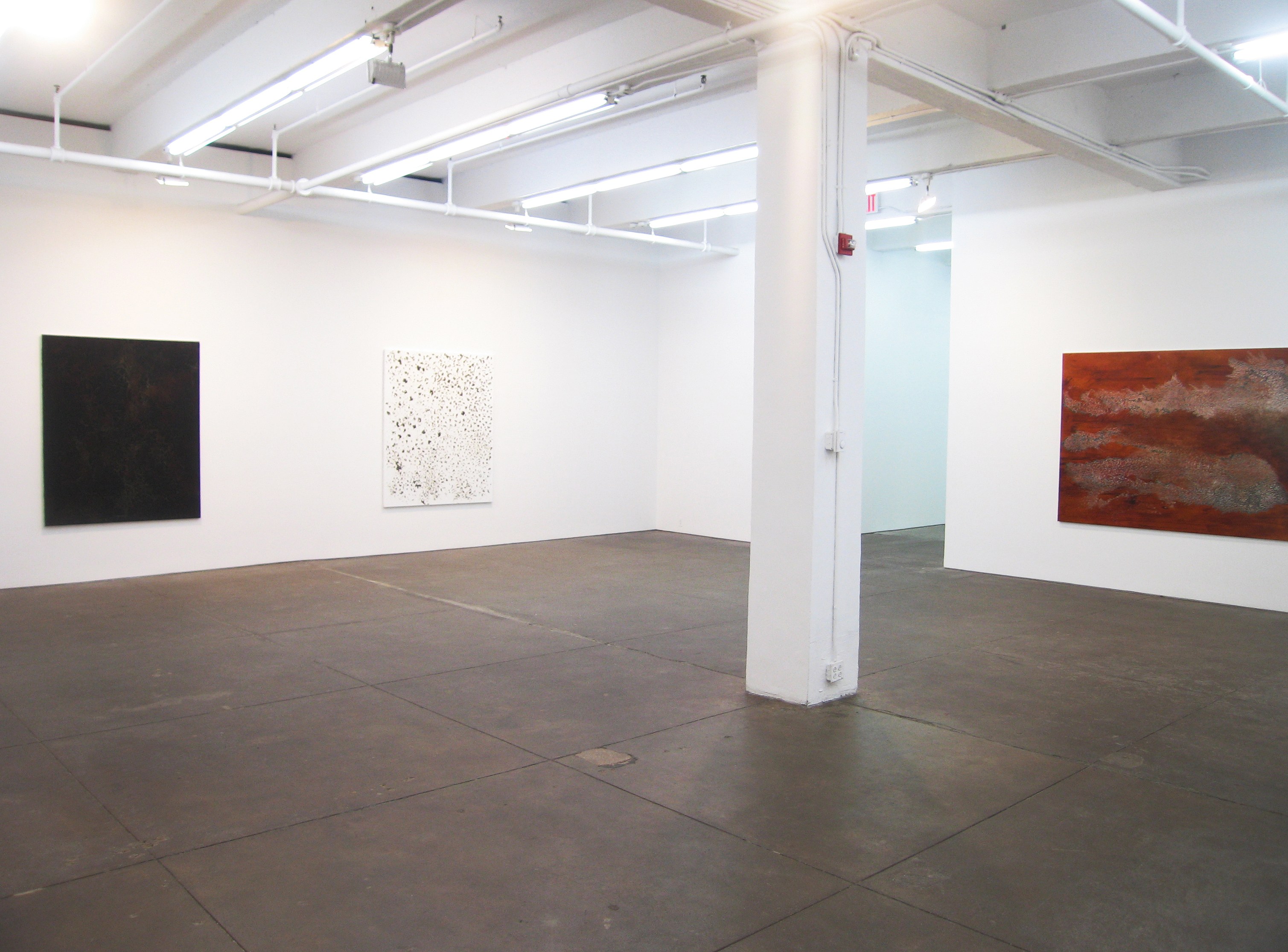 Georg Herold, Untitled at Petzel, photo 2