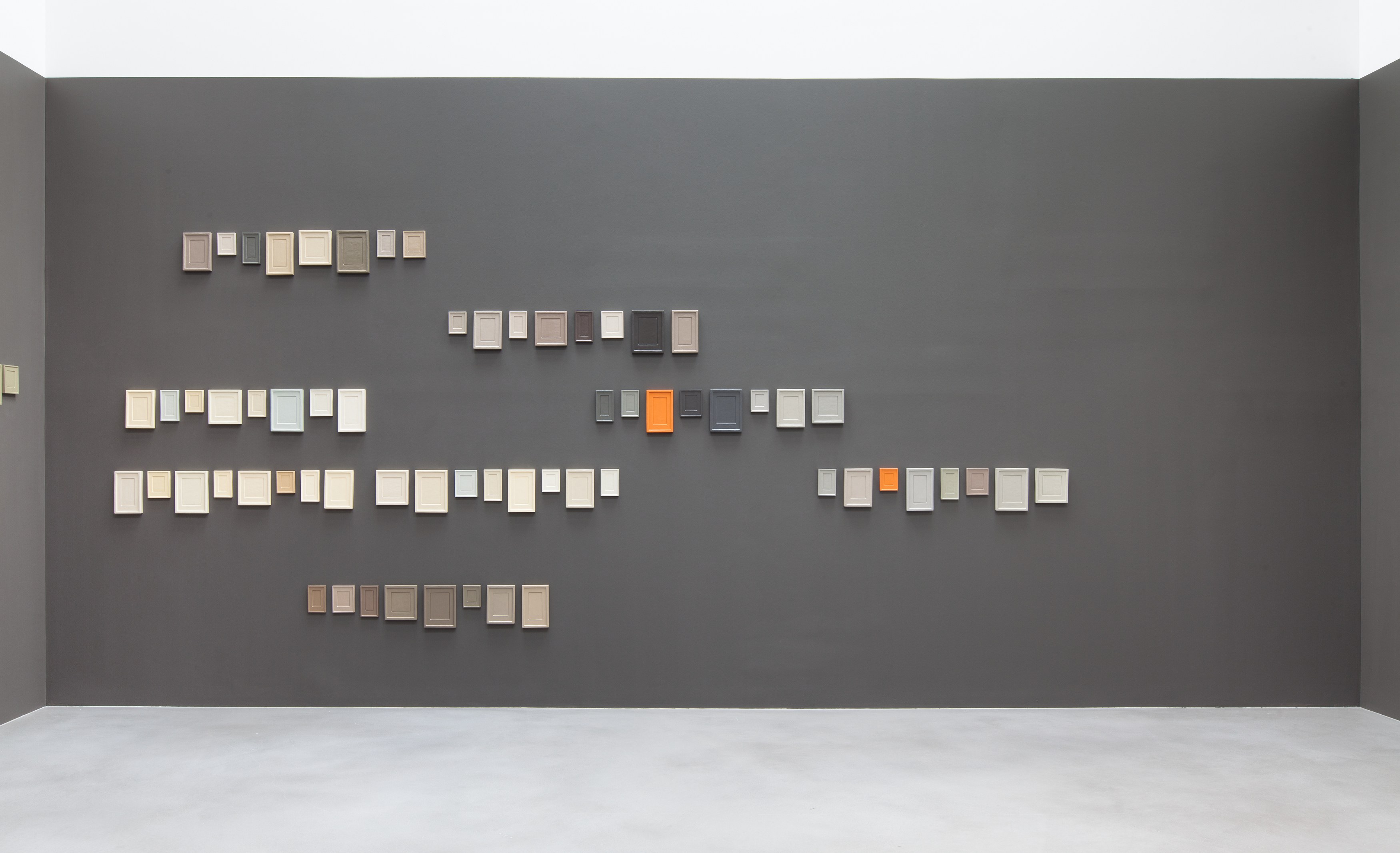 Allan McCollum, Plaster Surrogates Colored and Organized by Andrea Zittel at Petzel, photo 3