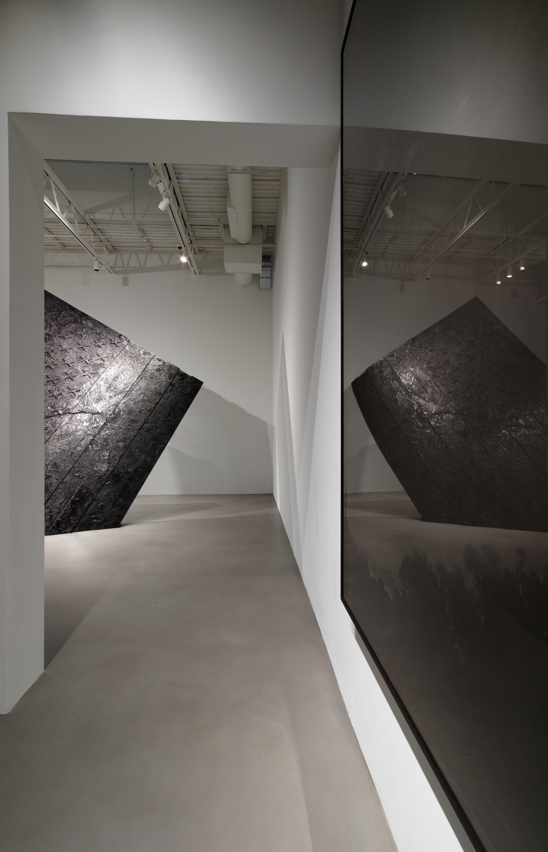 Robert Longo, Strike the Sun at Petzel, photo 15