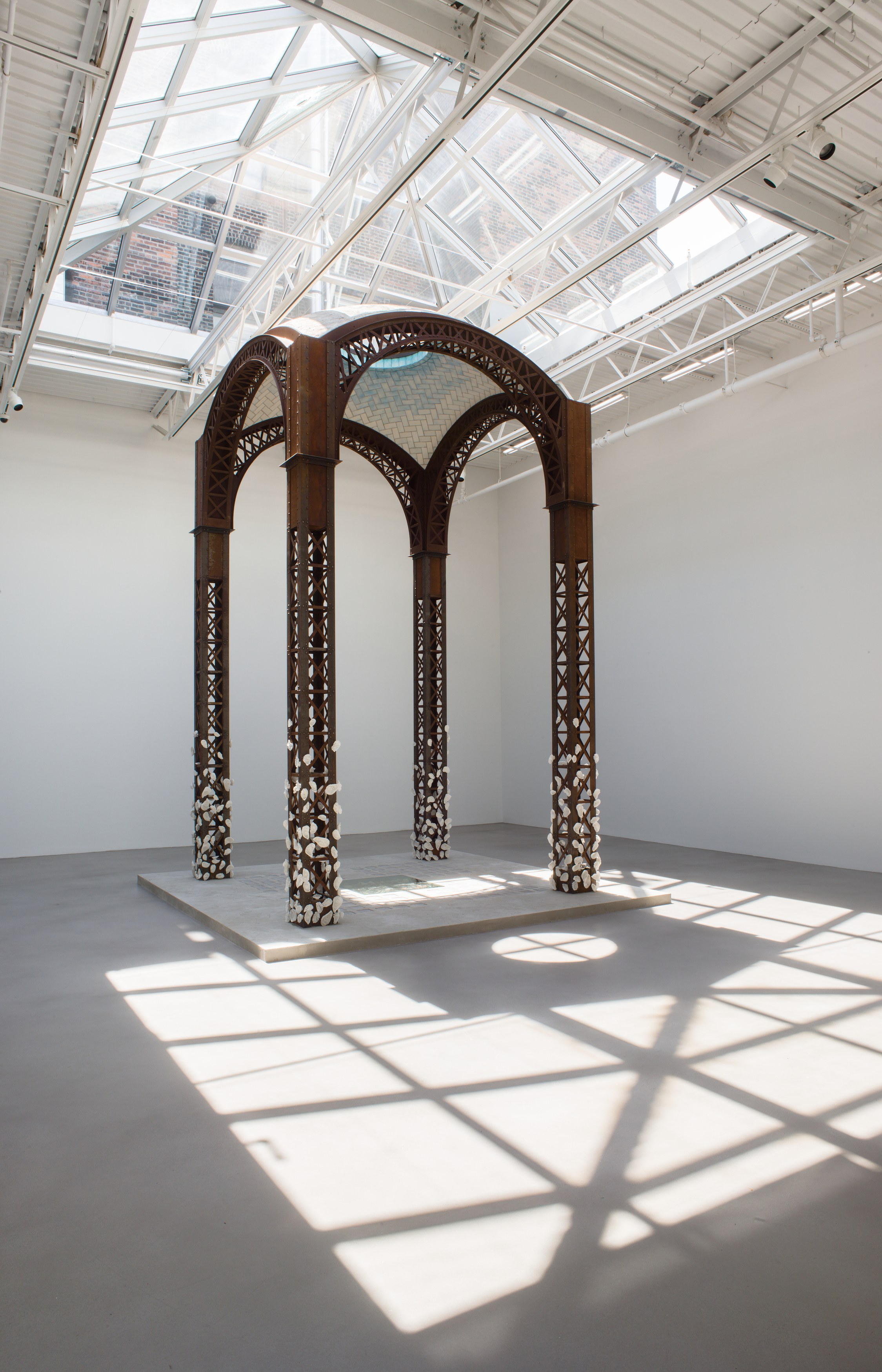 Keith Edmier, Regeneratrix at Petzel, photo 3
