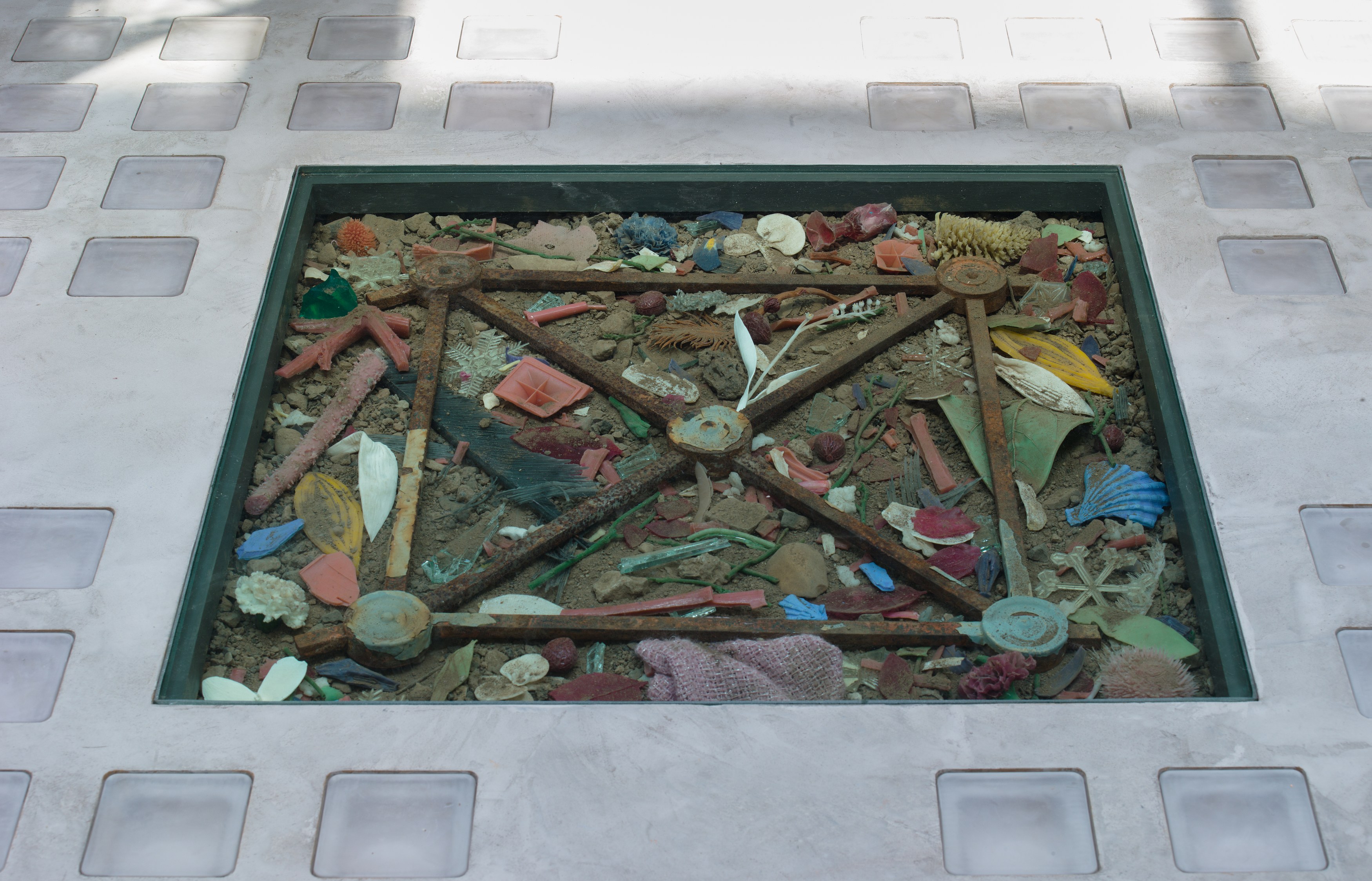 Keith Edmier, Regeneratrix at Petzel, photo 12
