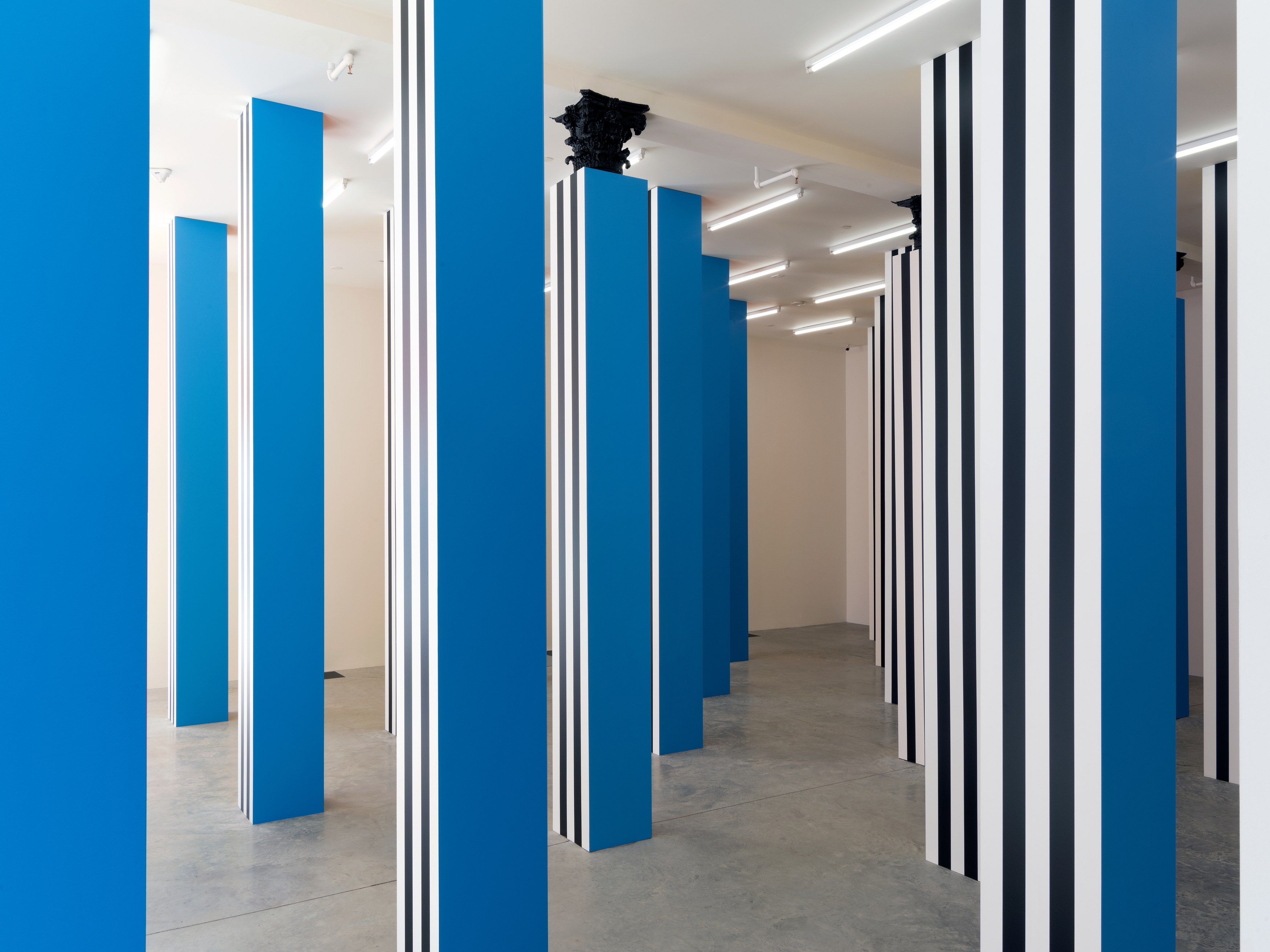 Daniel Buren, To Align: works in situ 2017 at Bortolami, photo 46