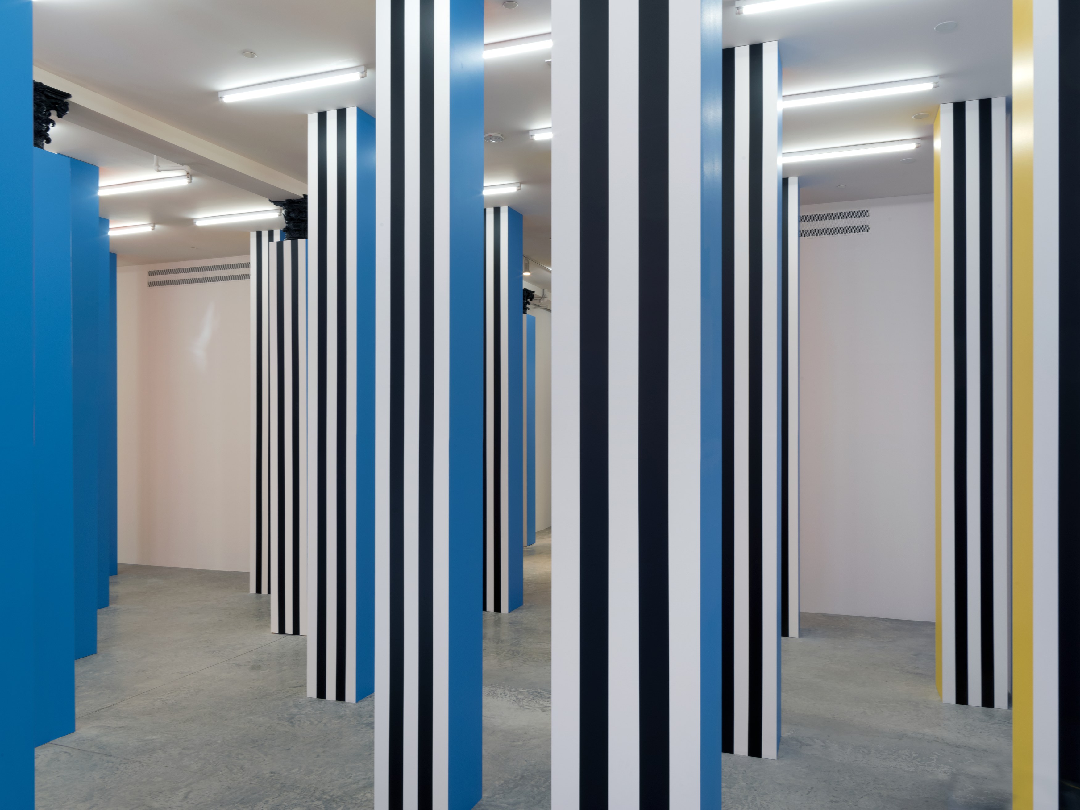 Daniel Buren, To Align: works in situ 2017 at Bortolami, photo 49