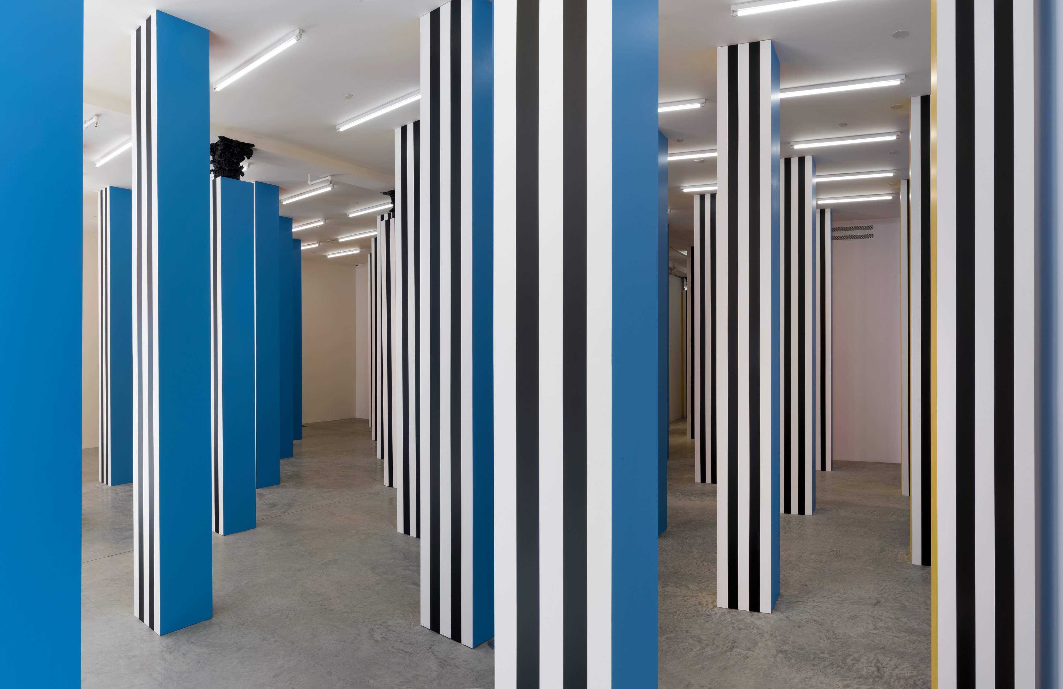 Daniel Buren, To Align: works in situ 2017 at Bortolami, photo 48