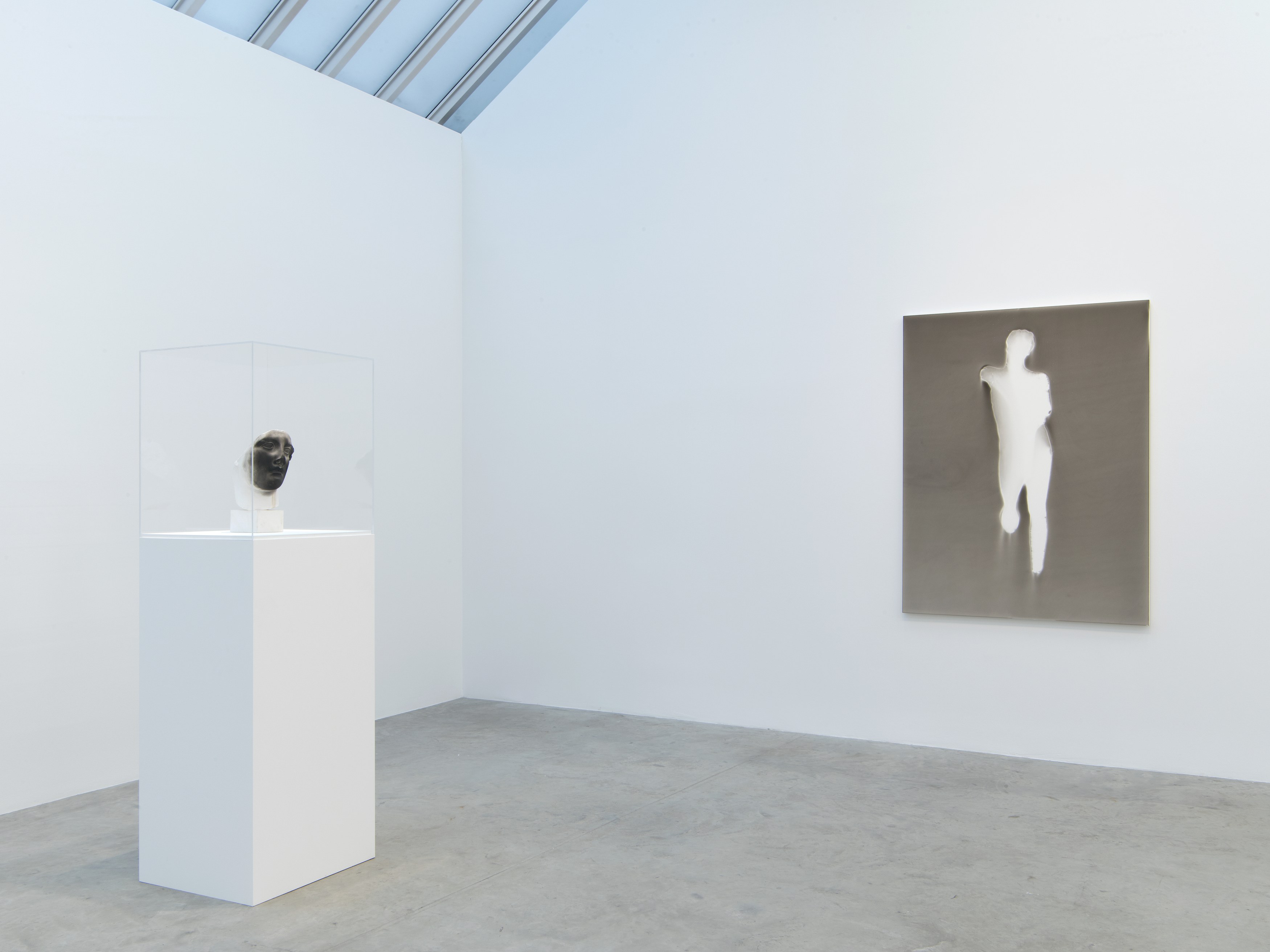 Claudio Parmiggiani, Claudio Parmiggiani at Bortolami, photo 11