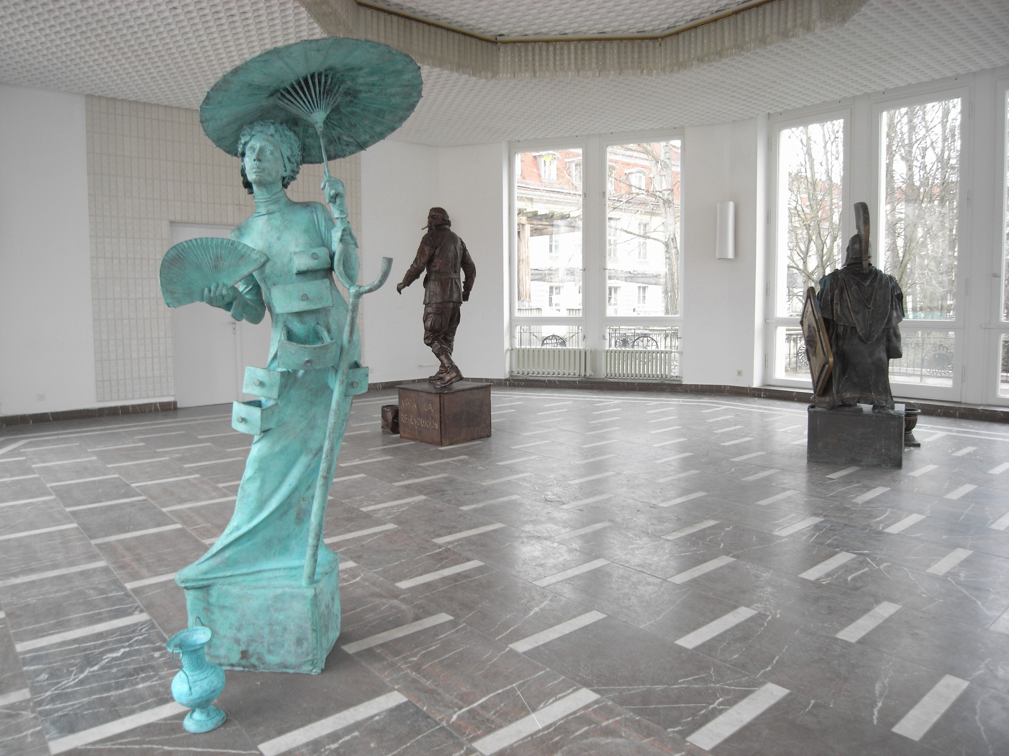 Christian Jankowski, Living Sculptures at Schinkel Pavillon, photo 3