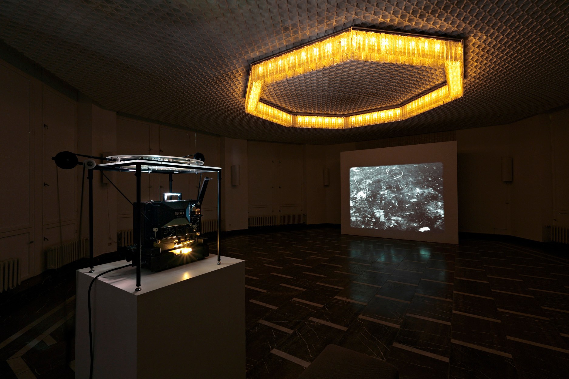 Paul Sietsema, Anticultural Positions at Schinkel Pavillon, photo 2