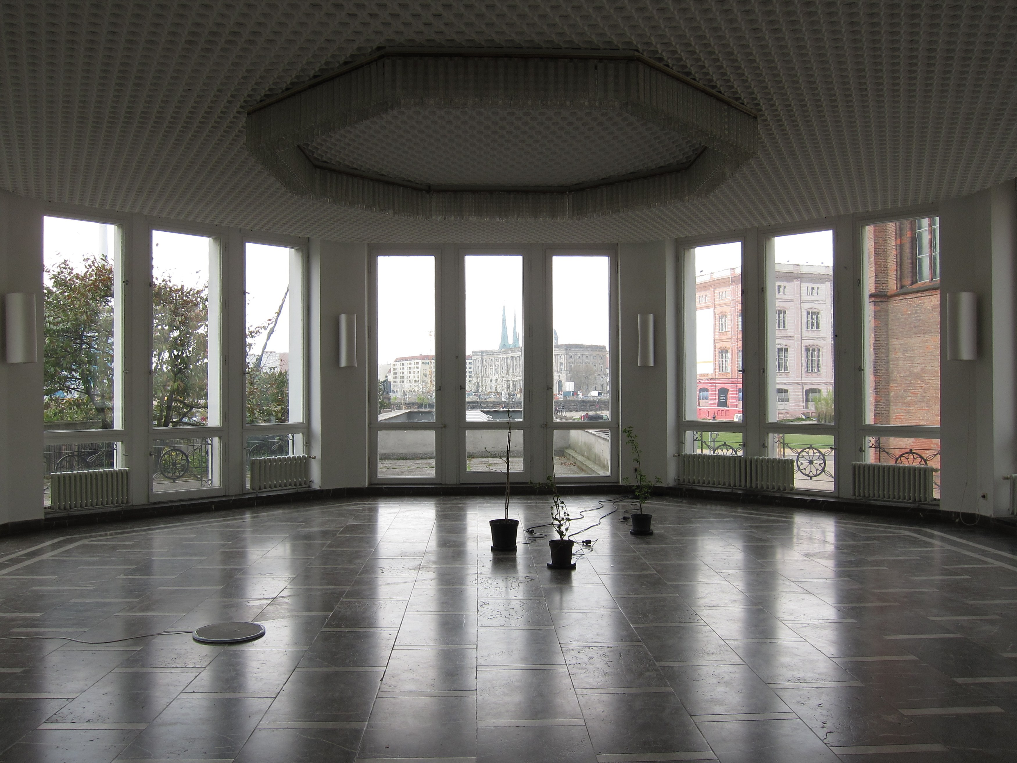 Cerith Wyn Evans, Détourne at Schinkel Pavillon, photo 5