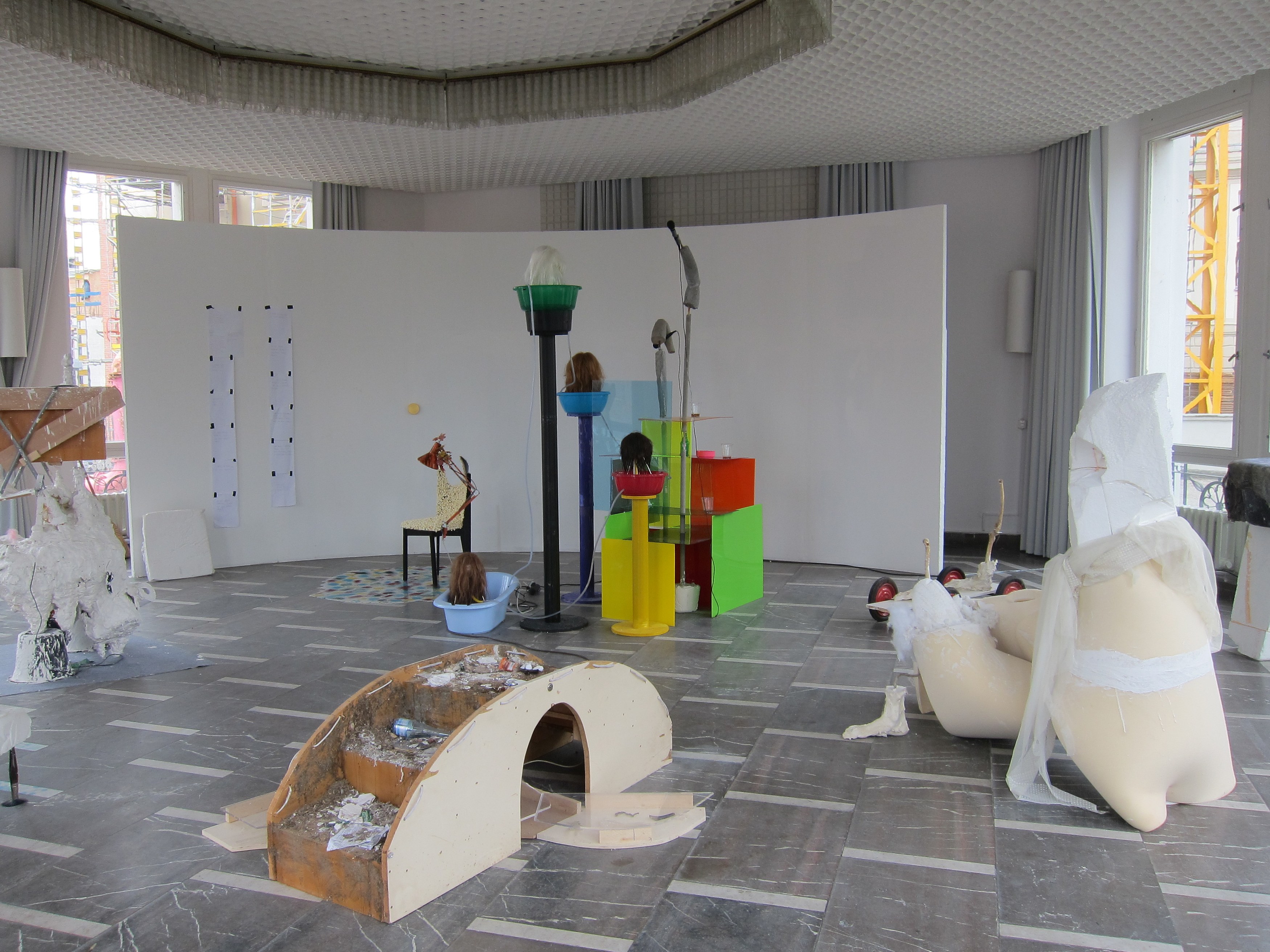 Gelitin, – Stop – Ana Ly Sing – Stop – at Schinkel Pavillon, photo 20