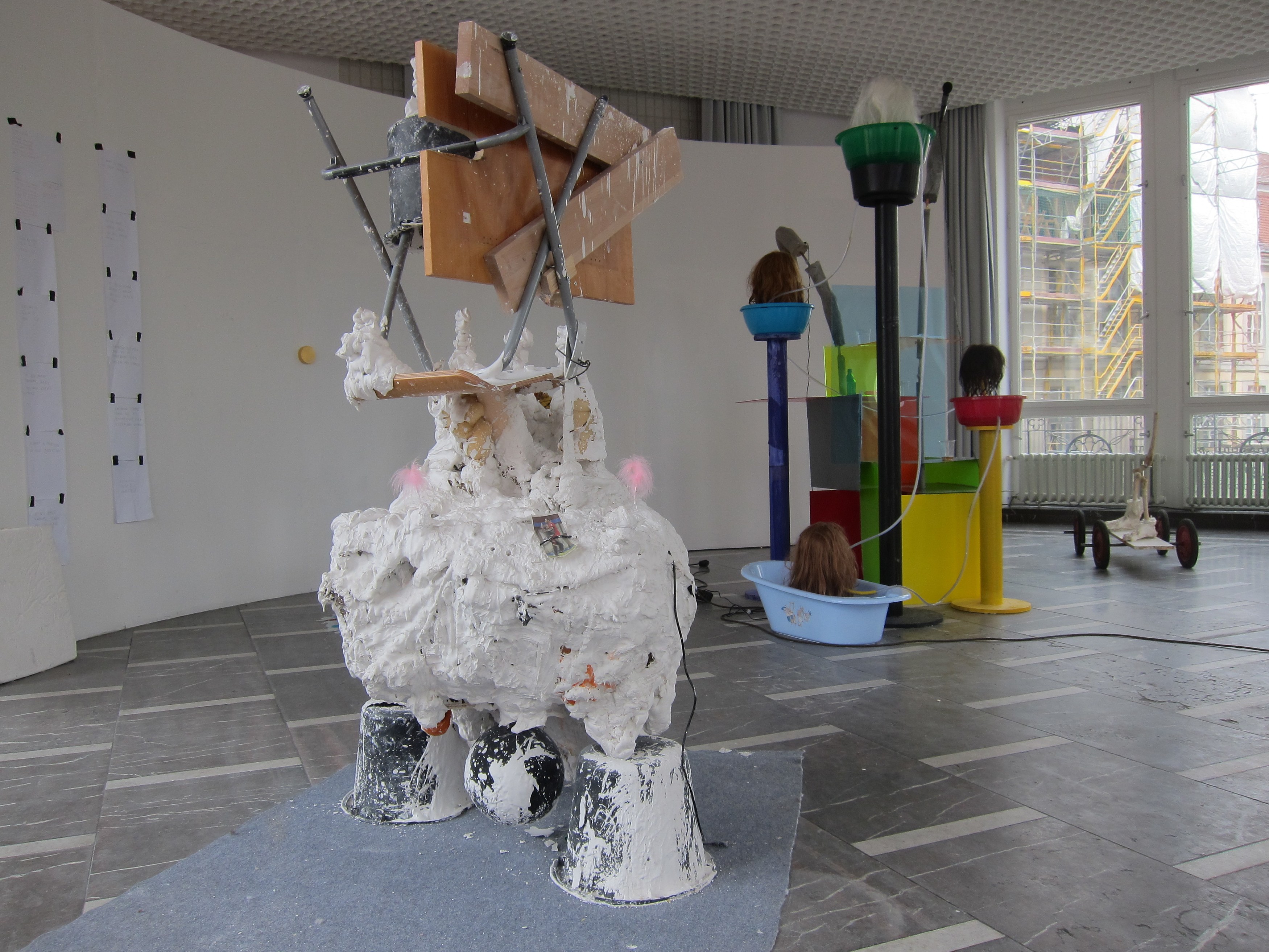 Gelitin, – Stop – Ana Ly Sing – Stop – at Schinkel Pavillon, photo 18
