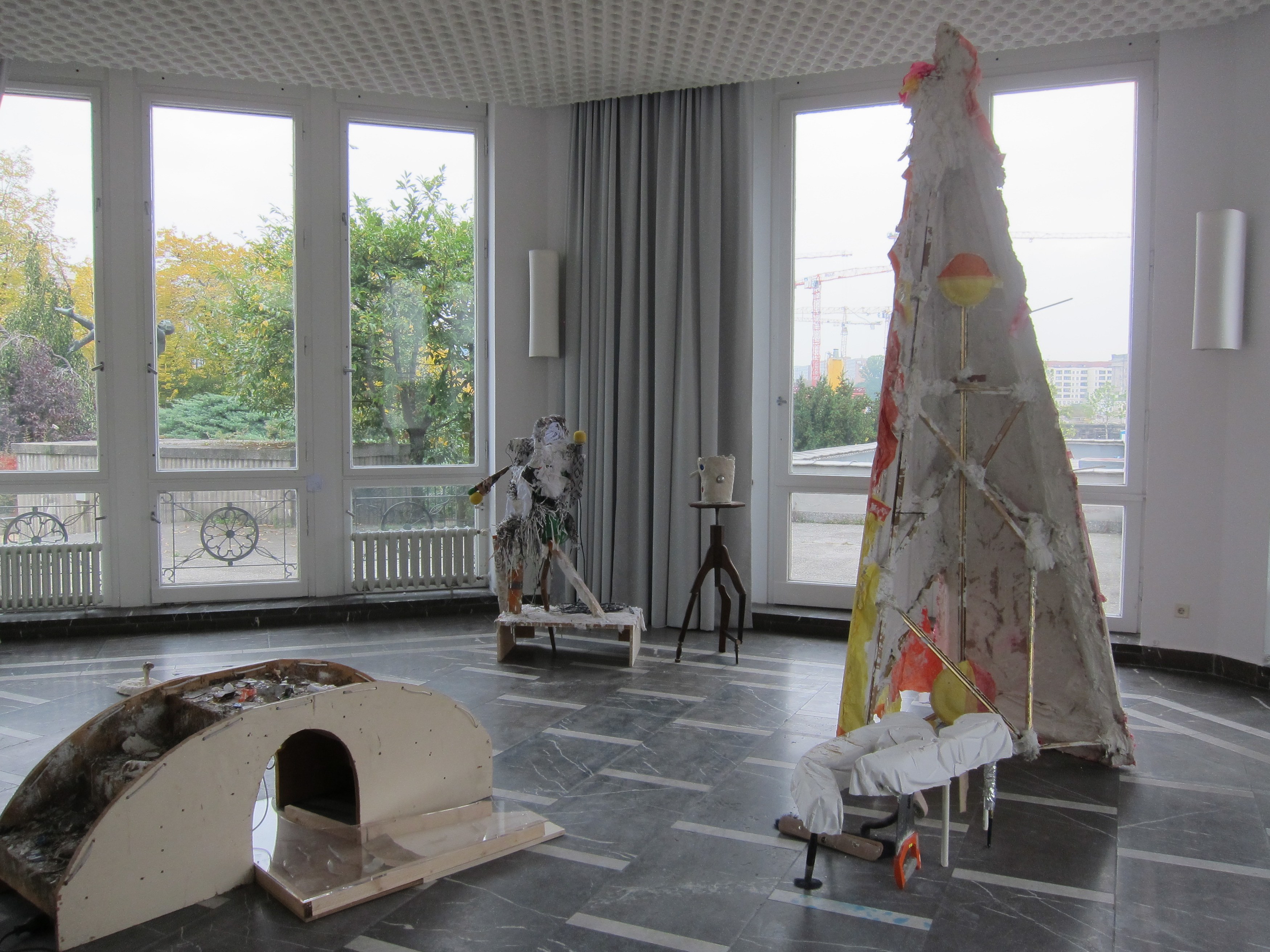 Gelitin, – Stop – Ana Ly Sing – Stop – at Schinkel Pavillon, photo 26