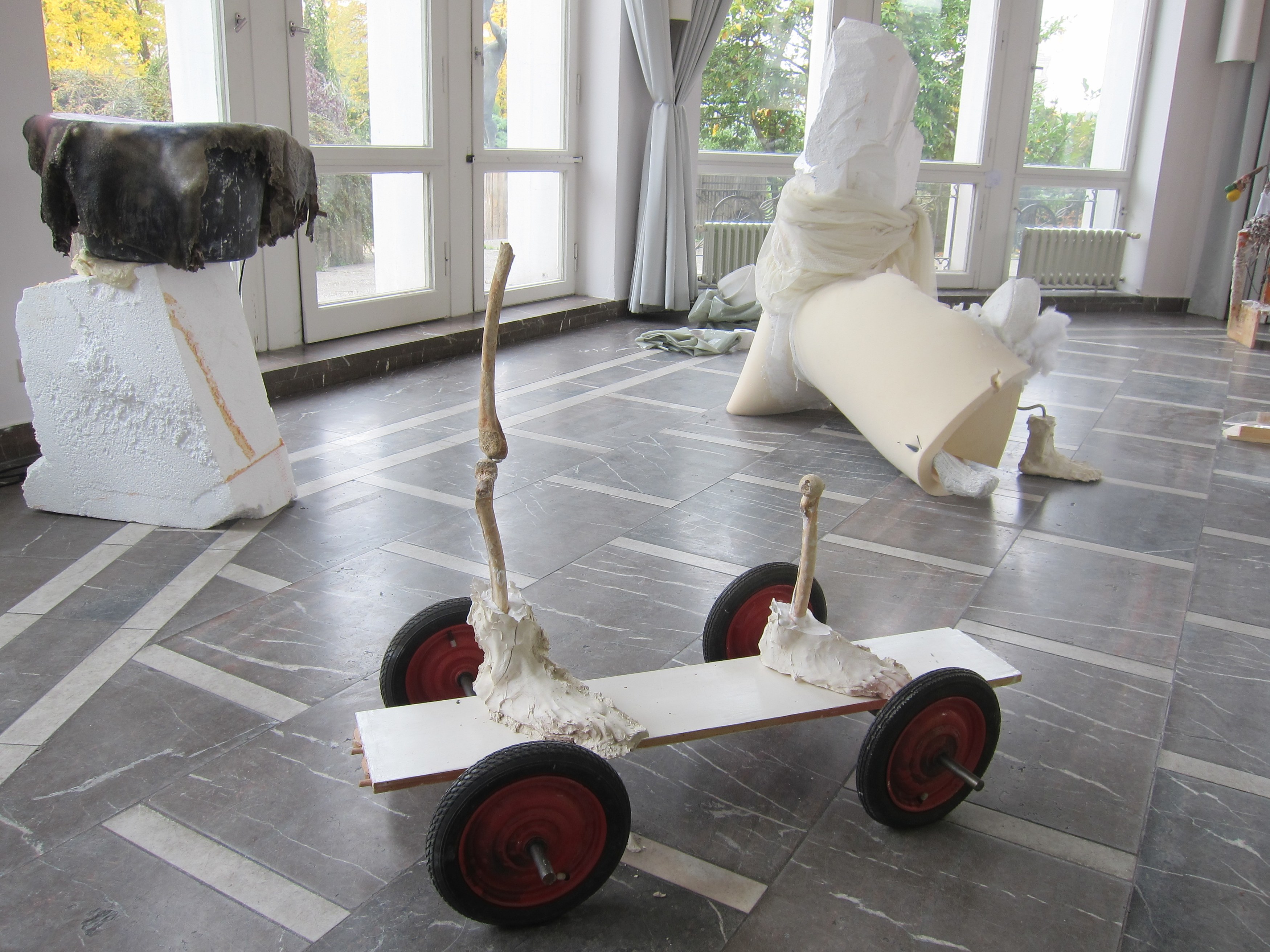 Gelitin, – Stop – Ana Ly Sing – Stop – at Schinkel Pavillon, photo 36