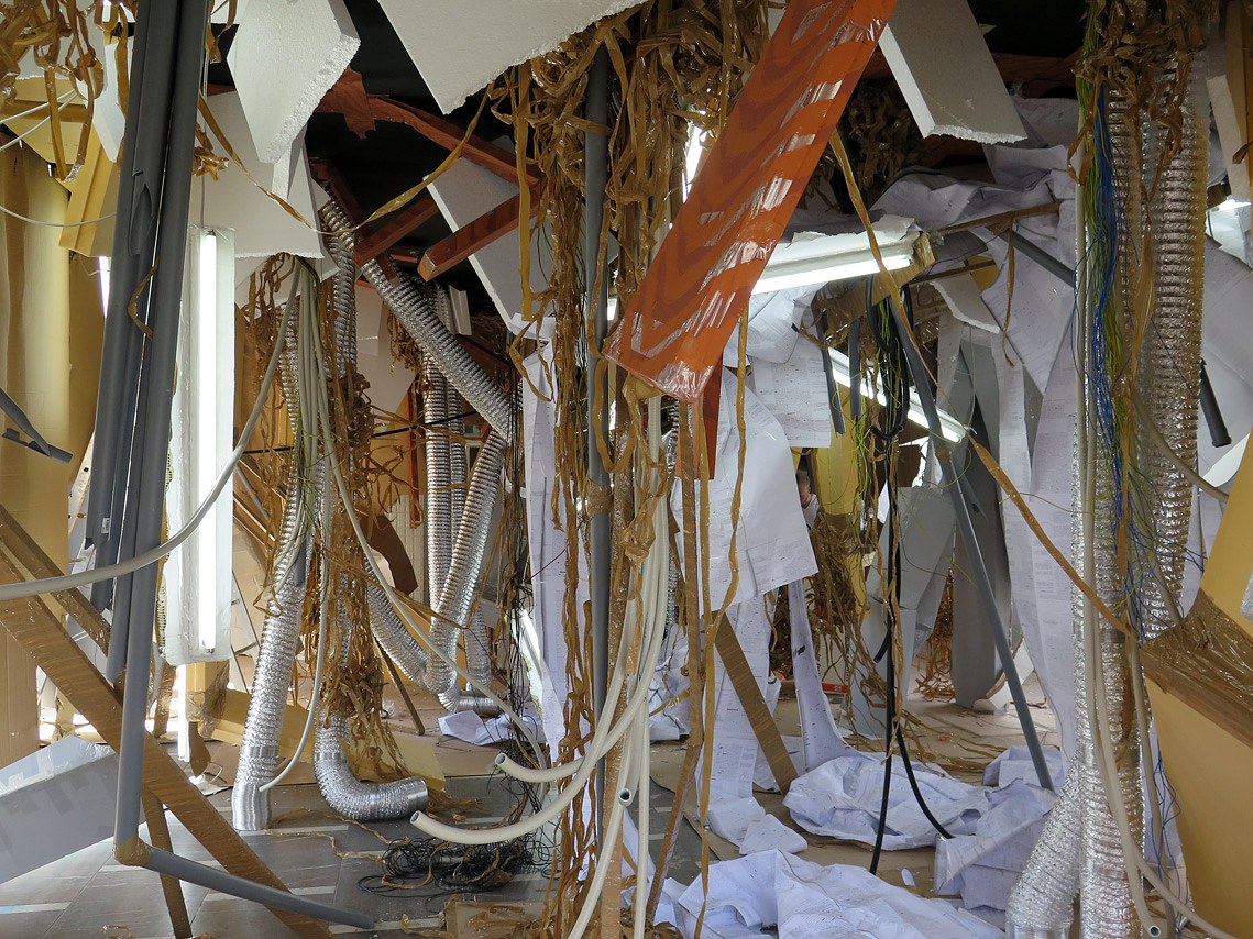 Thomas Hirschhorn, Höhere Gewalt at Schinkel Pavillon, photo 2