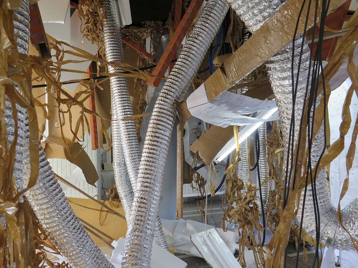 Thomas Hirschhorn, Höhere Gewalt at Schinkel Pavillon, photo 5