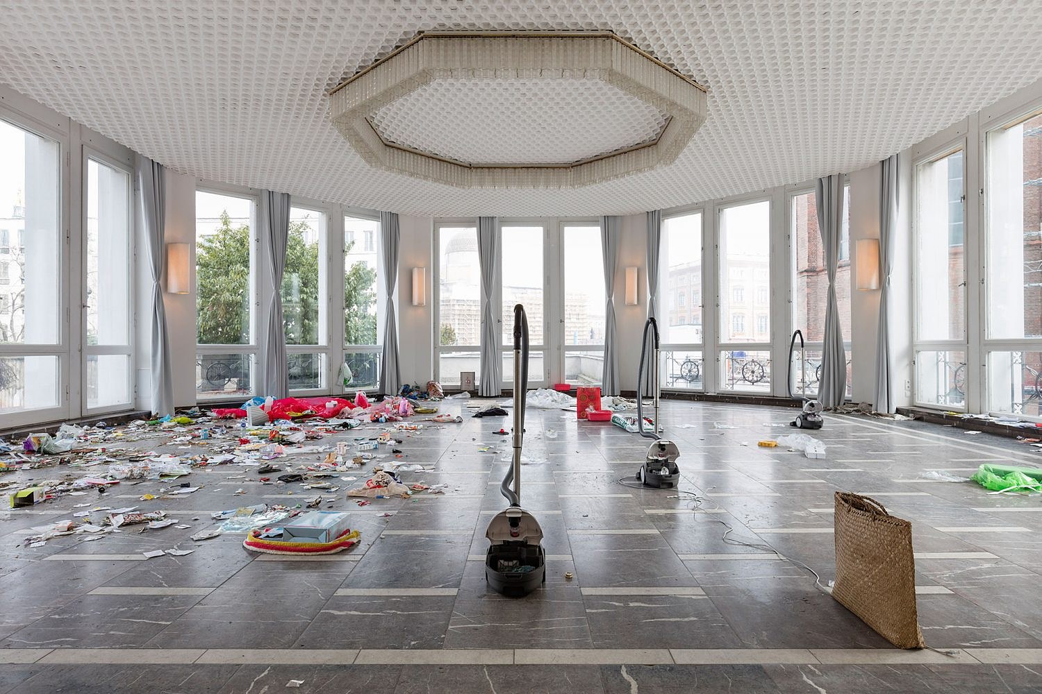 Jason Dodge, Untitled at Schinkel Pavillon, photo 3