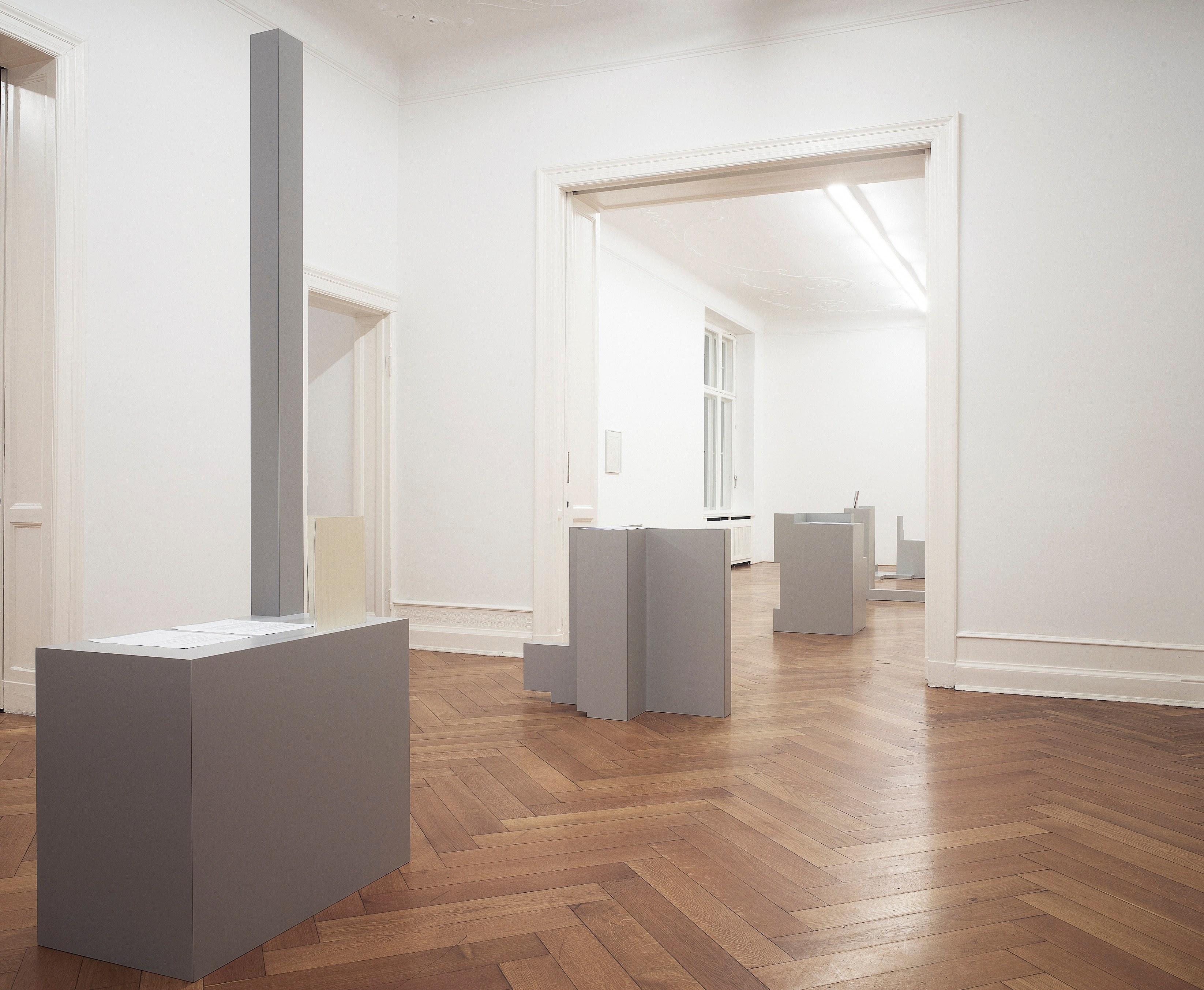 Cheyney Thompson, Pedestals, Bias-cut, /Robert Macaire/, Chronochromes at Galerie Buchholz, Berlin, photo 16