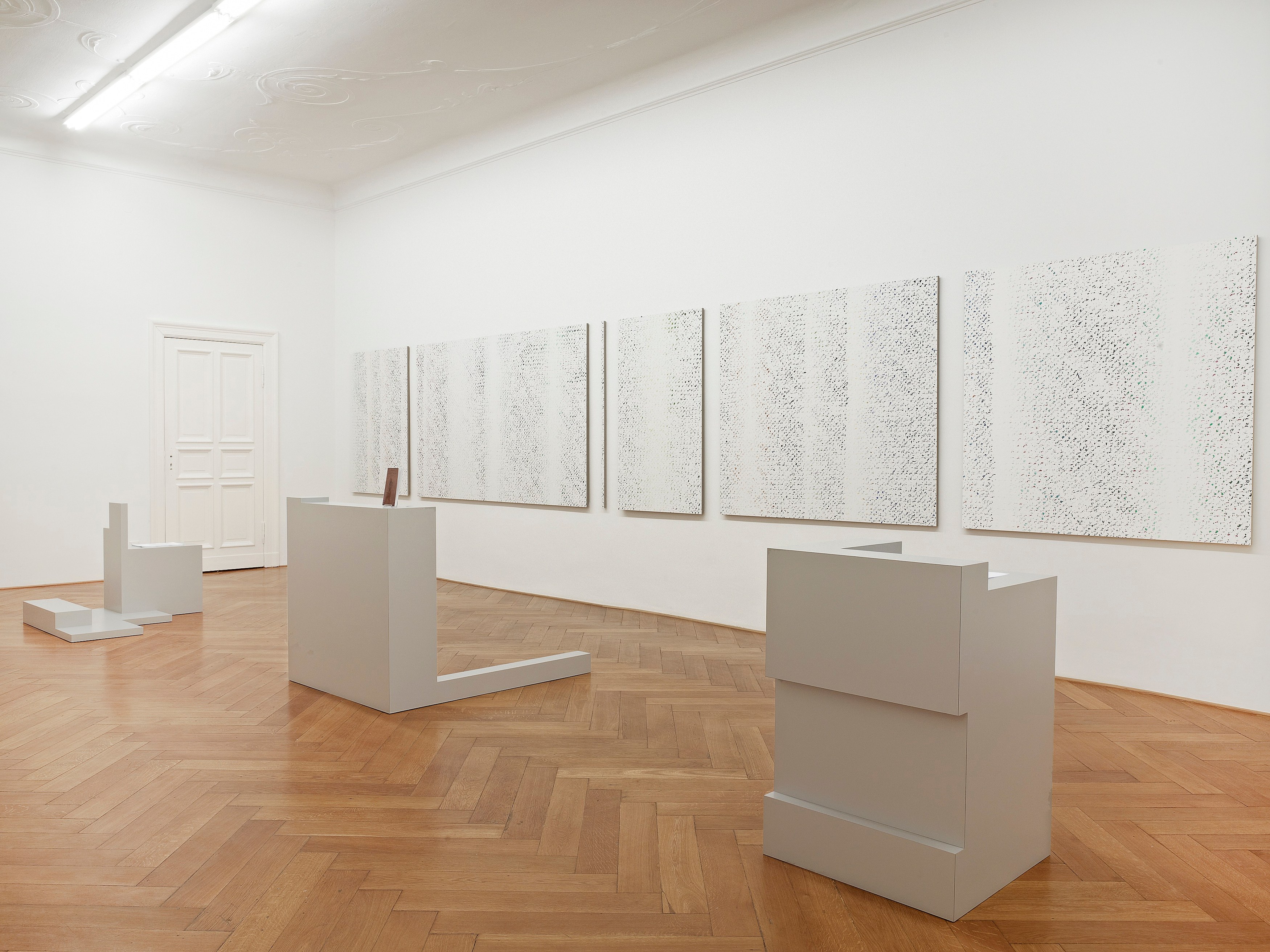 Cheyney Thompson, Pedestals, Bias-cut, /Robert Macaire/, Chronochromes at Galerie Buchholz, Berlin, photo 19