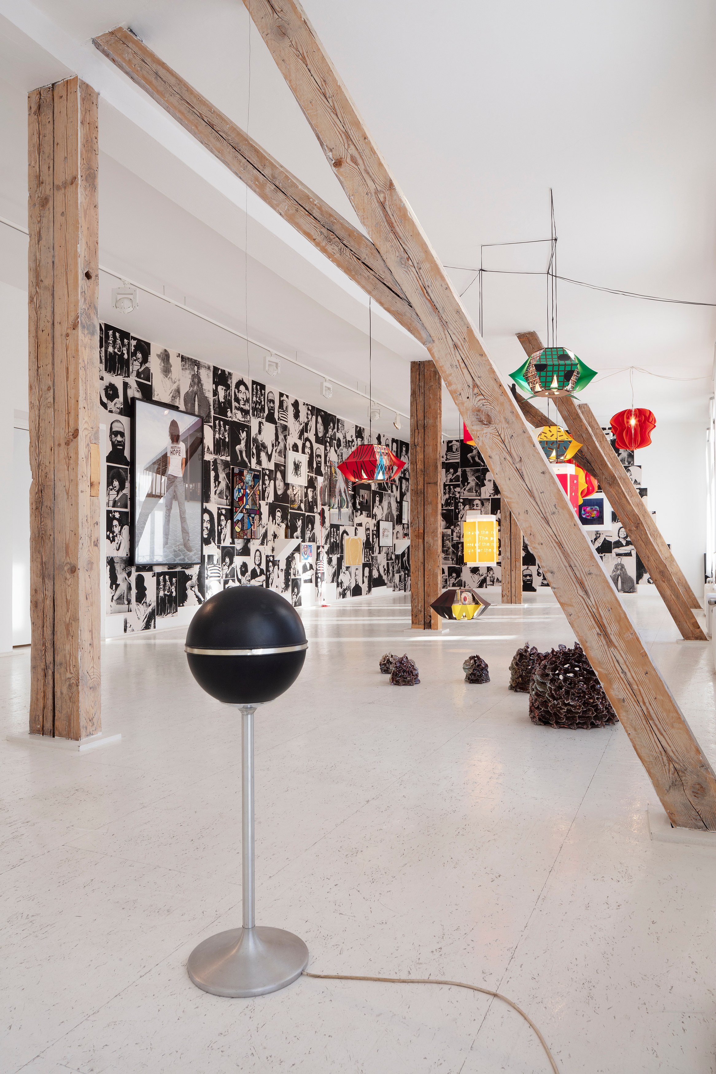 Saâdane Afif, Nevin Aladag, Julieta Aranda, Nigin Beck, Monica Bonvicini, Rafael Domenech, Eliza Douglas, Cecilia Granara, Elizabeth Jaeger, Tony Just, Šejla Kamerić, Fabian Knecht, Daniel Knorr, Zoë Claire Miller, Jorge Pardo, Anri Sala, Rirkrit Tiravanija, Álvaro Urbano, Danh Vo, Raphaela Vogel, Peter Welz, Jonas Wendelin, image 7 of 23