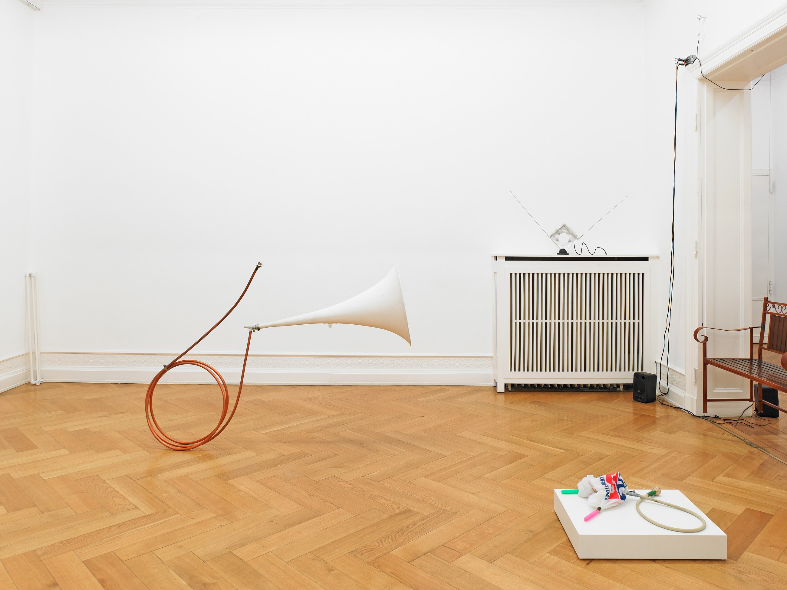 Tony Conrad, Invented Acoustical Tools at Galerie Buchholz, Berlin, photo 10