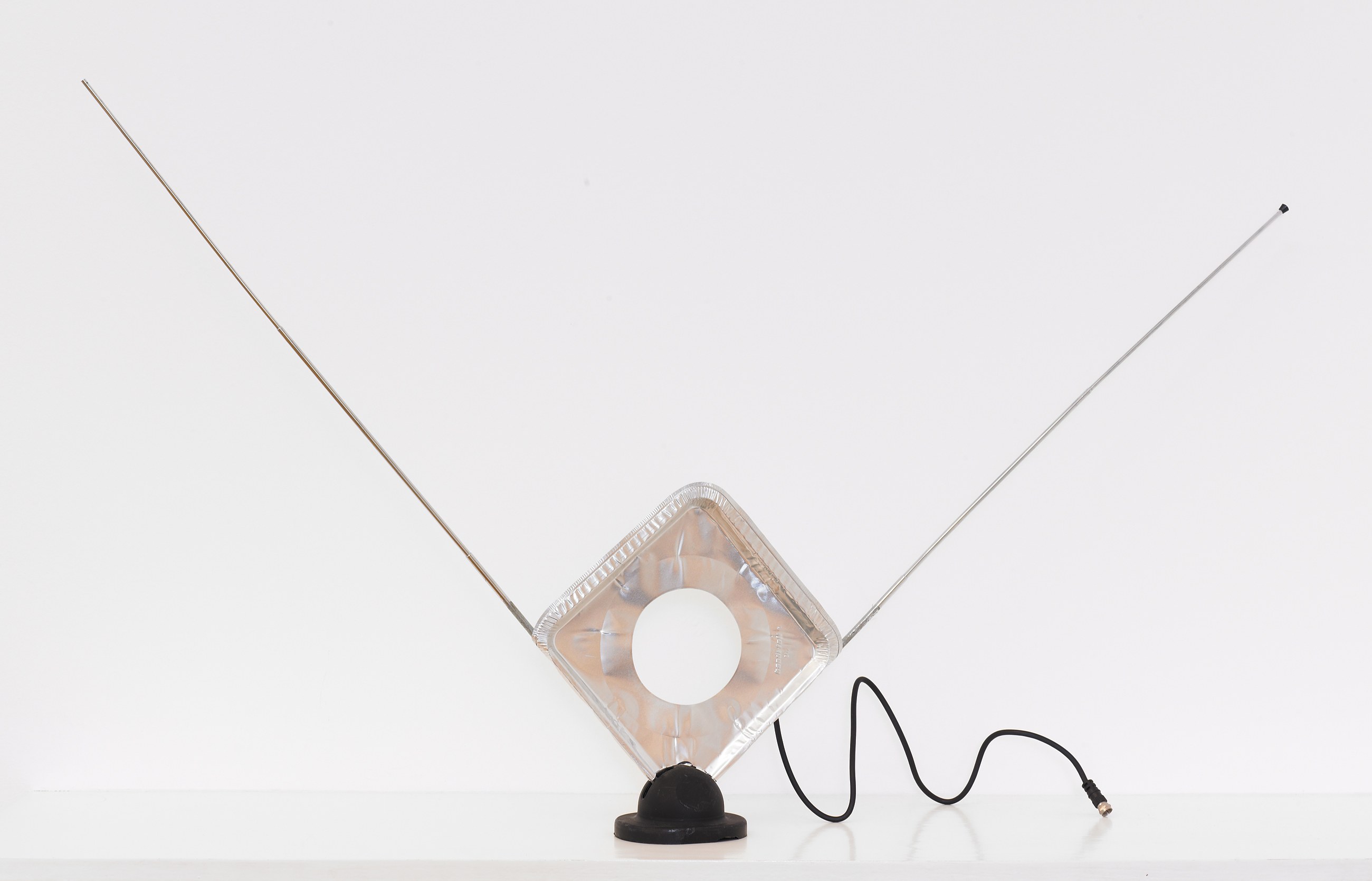 Tony Conrad, Invented Acoustical Tools at Galerie Buchholz, Berlin, photo 12