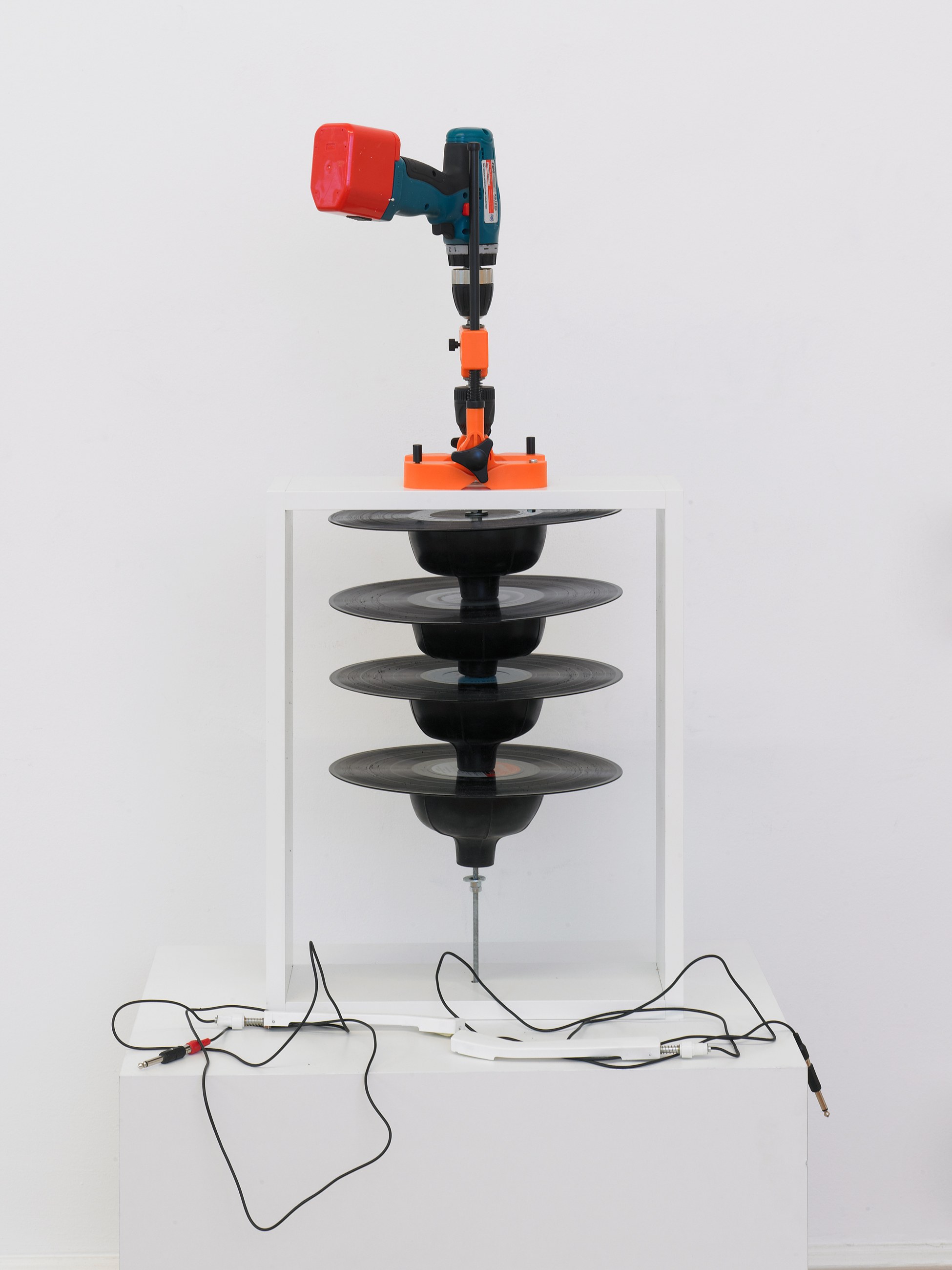Tony Conrad, Invented Acoustical Tools at Galerie Buchholz, Berlin, photo 35