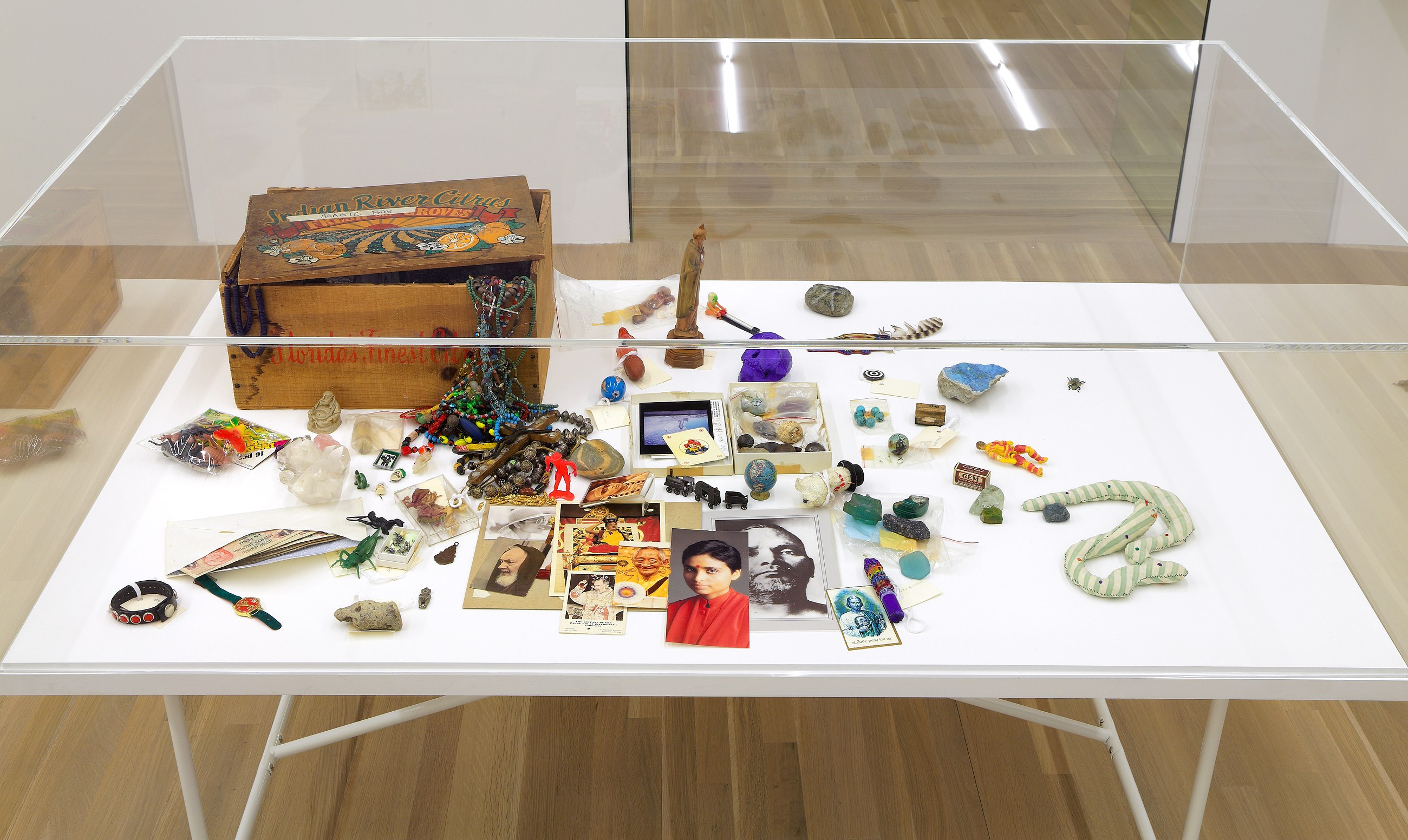 Julie Ault, afterlife at Galerie Buchholz, Berlin, photo 28