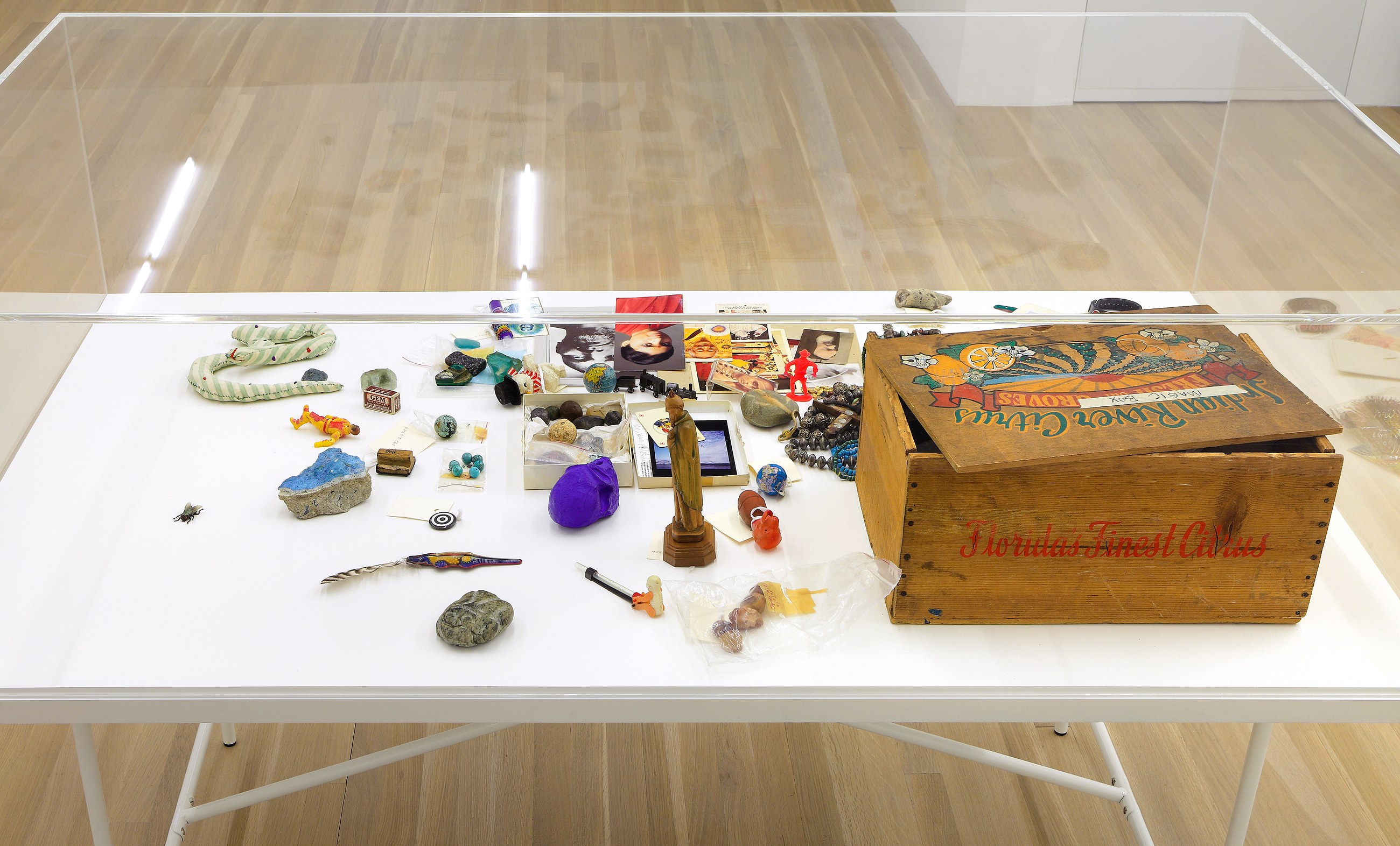 Julie Ault, afterlife at Galerie Buchholz, Berlin, photo 30