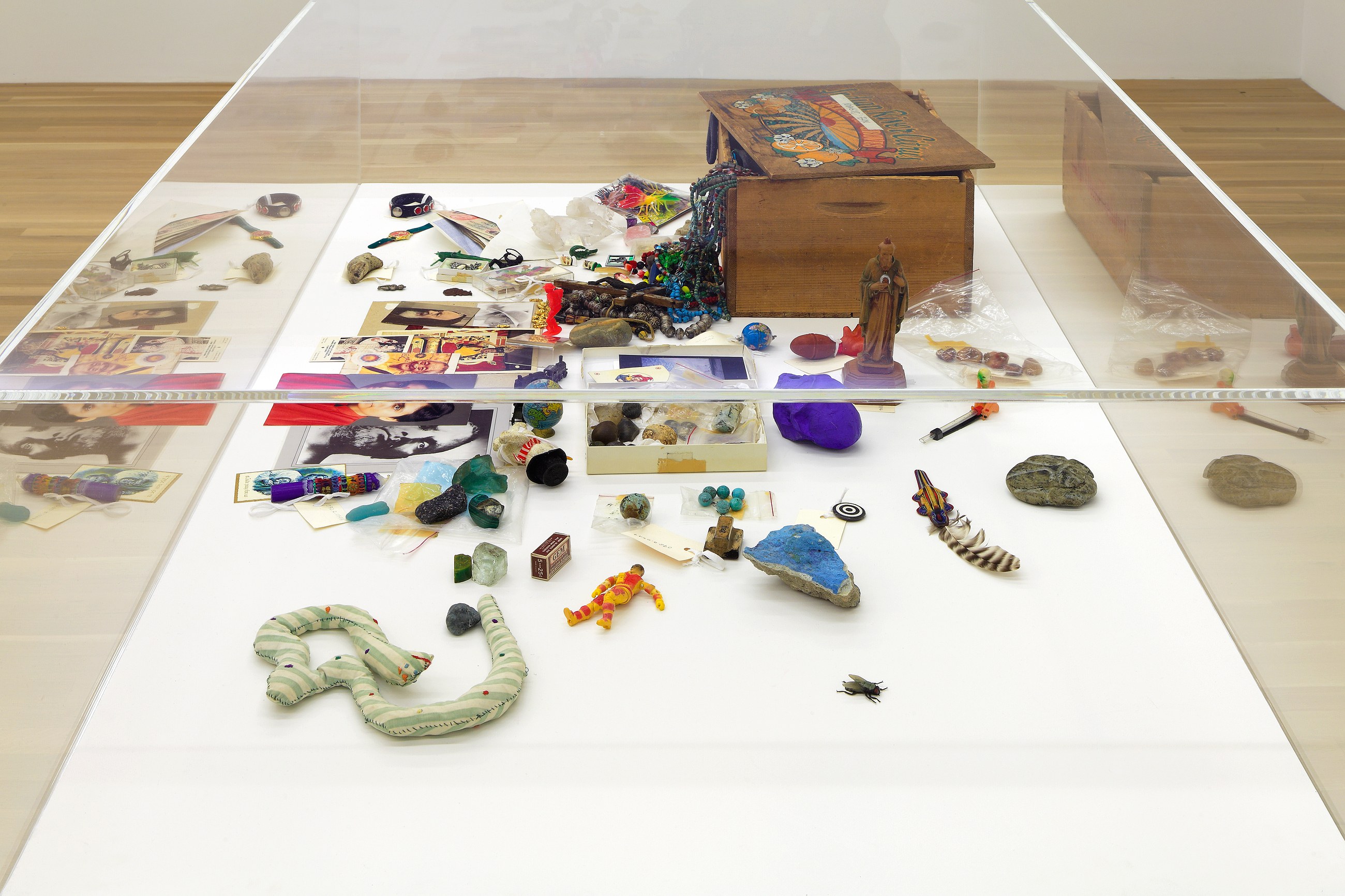 Julie Ault, afterlife at Galerie Buchholz, Berlin, photo 29