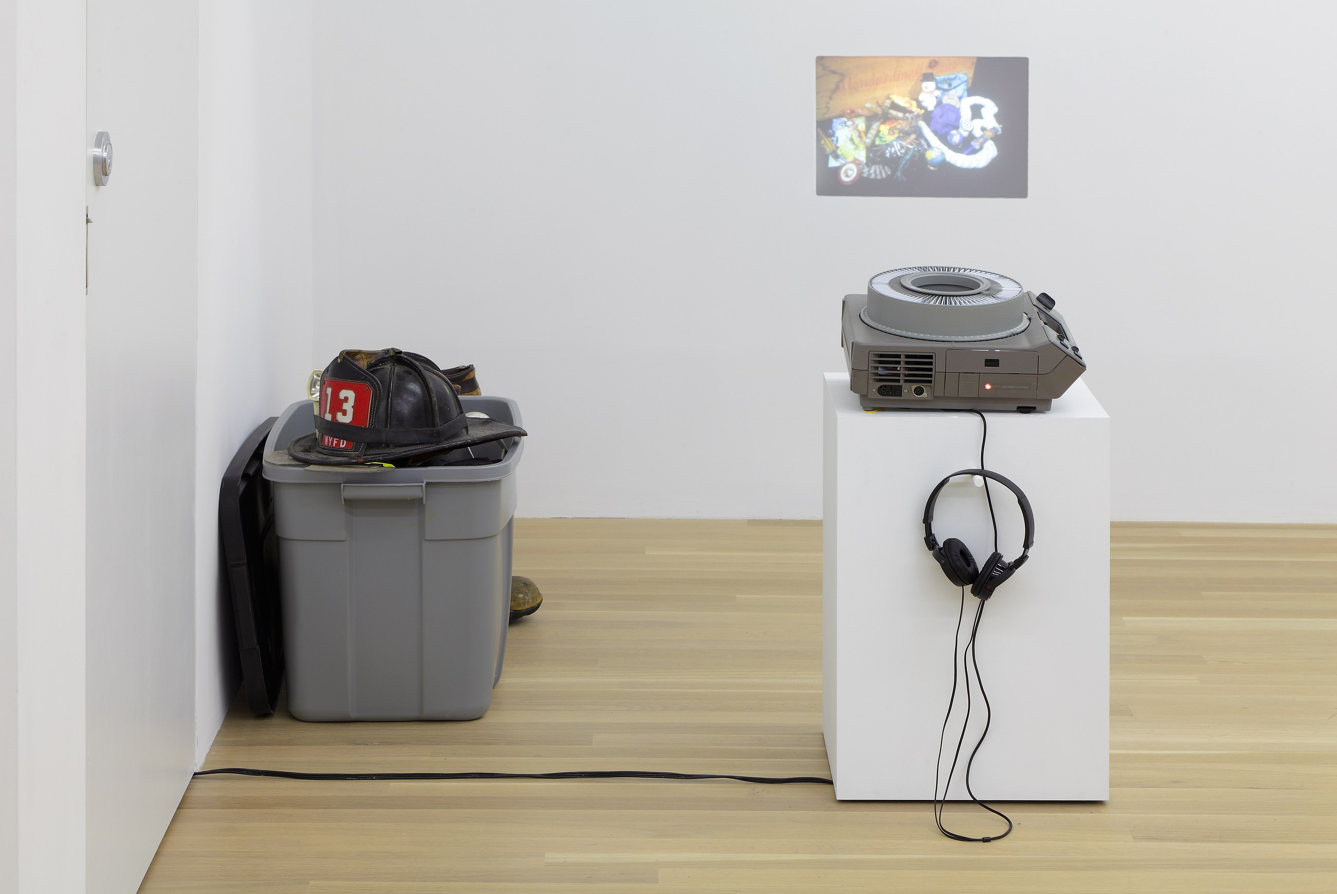 Julie Ault, afterlife at Galerie Buchholz, Berlin, photo 34