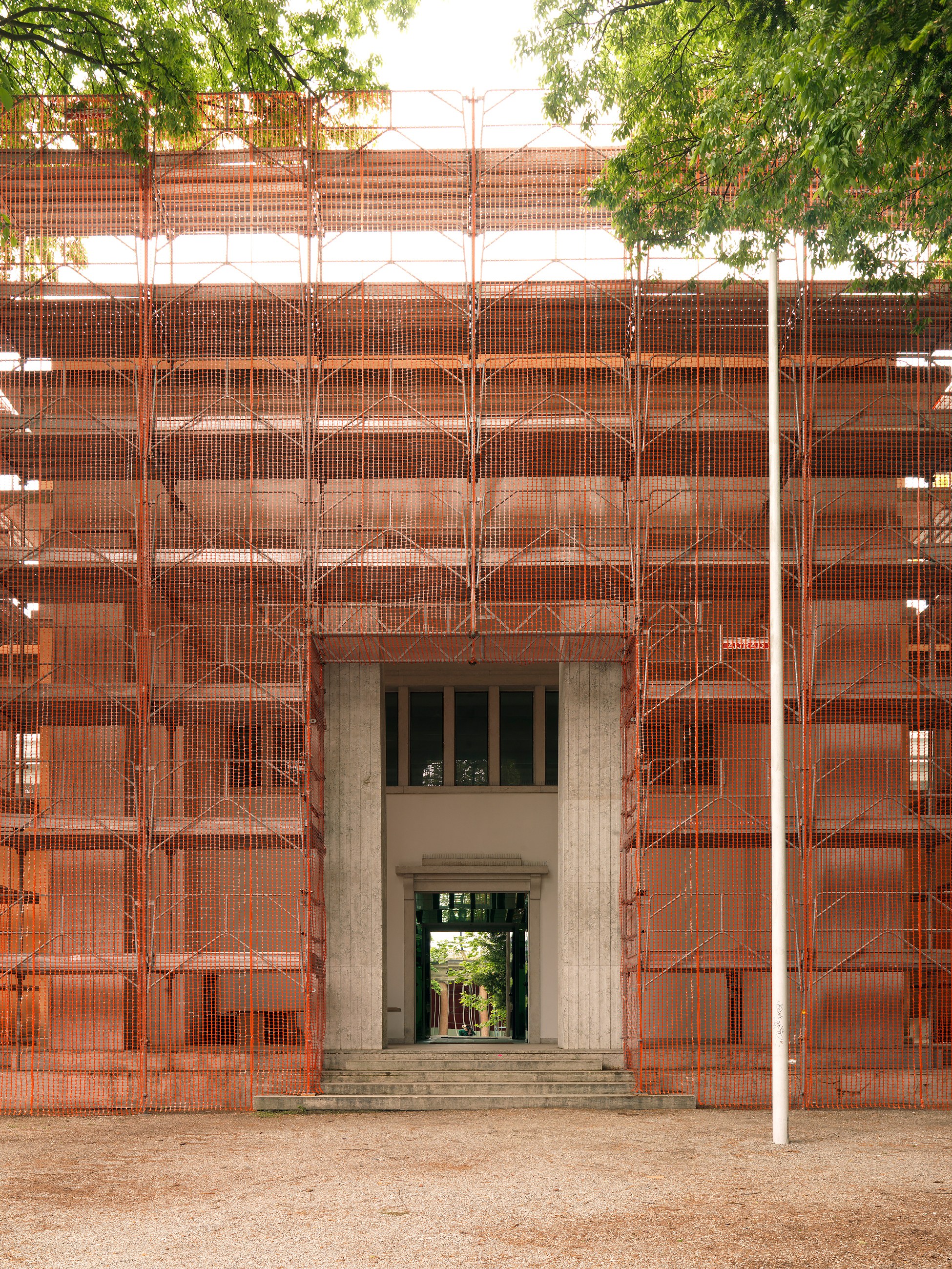 Isa Genzken, Projects for Outside at Galerie Buchholz, Berlin, photo 7