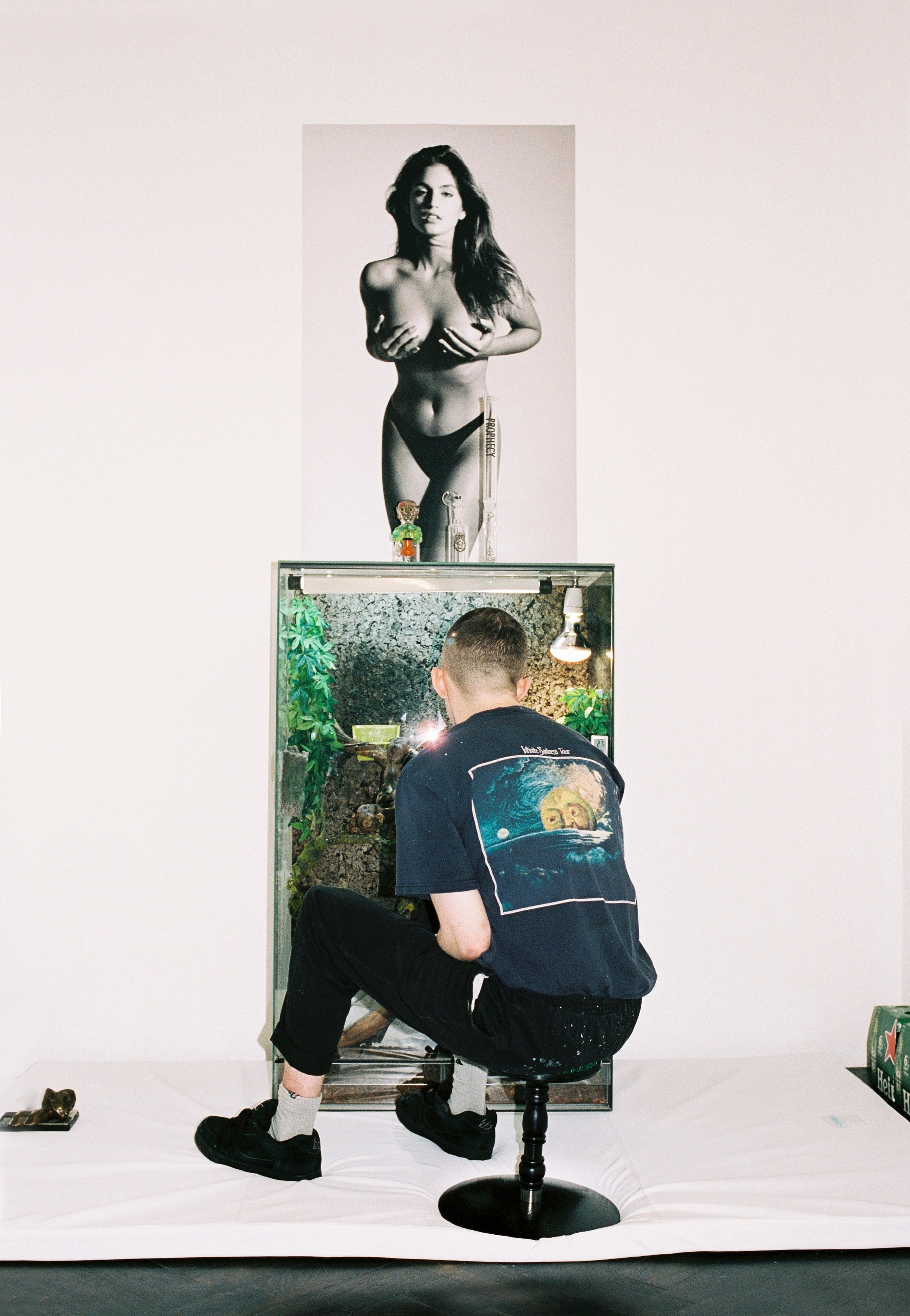 Anne Imhof, Imagine at Galerie Buchholz, Berlin, photo 44