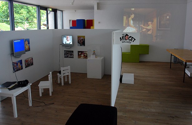 Image 2 of 19
