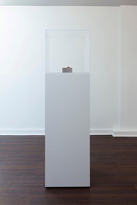 Image 2 of 8